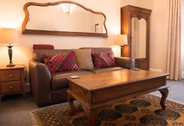 Ascot House Hotel
