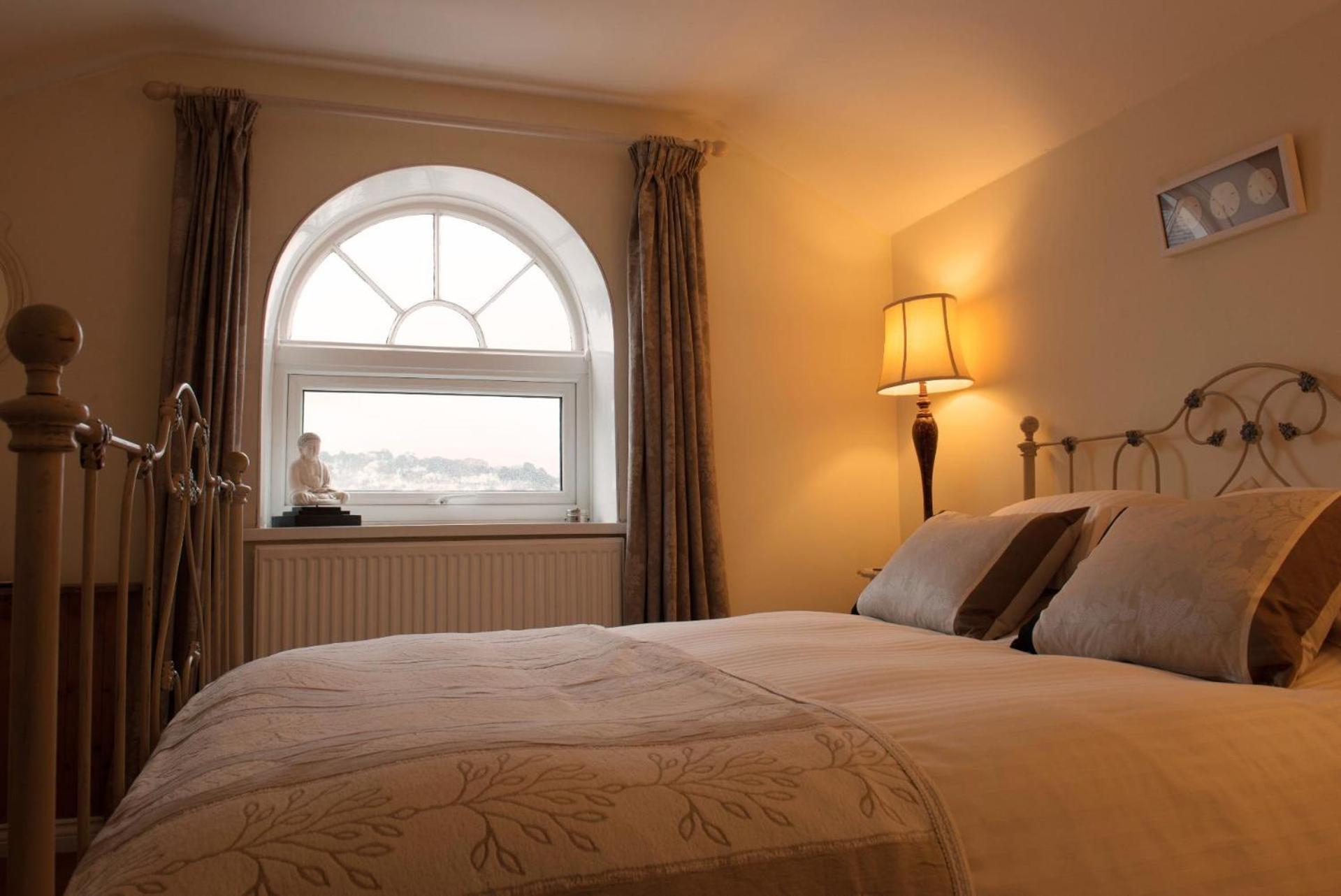 Ascot House Hotel