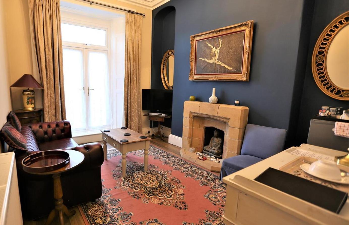 Ascot House Hotel