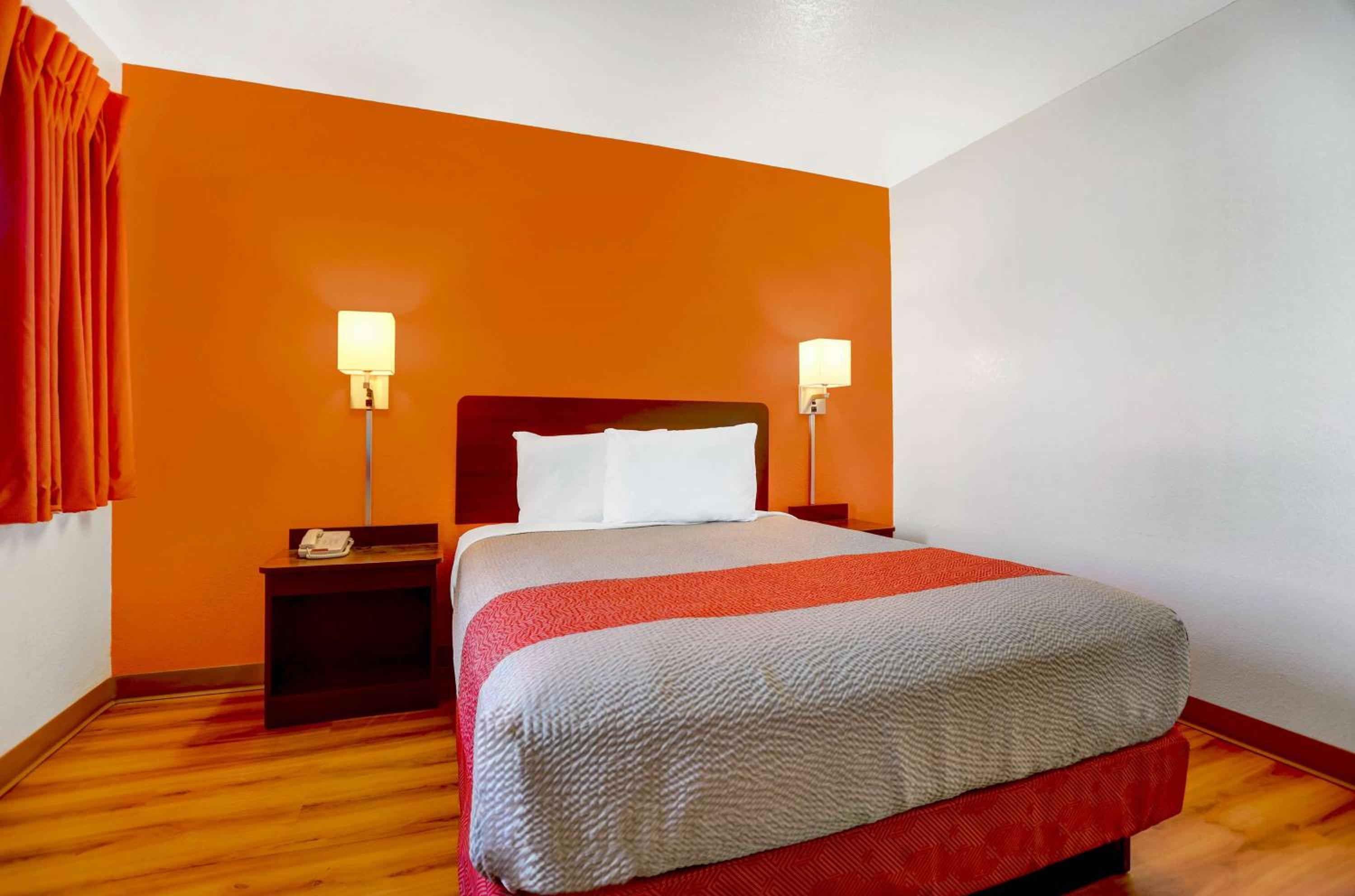 Grants Vacations - Motel 6-Grants, NM - Property Image 4