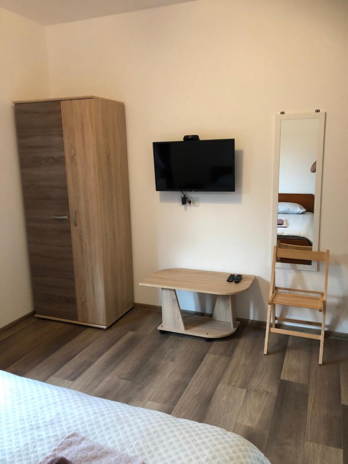 Pensiunea Giulia Home