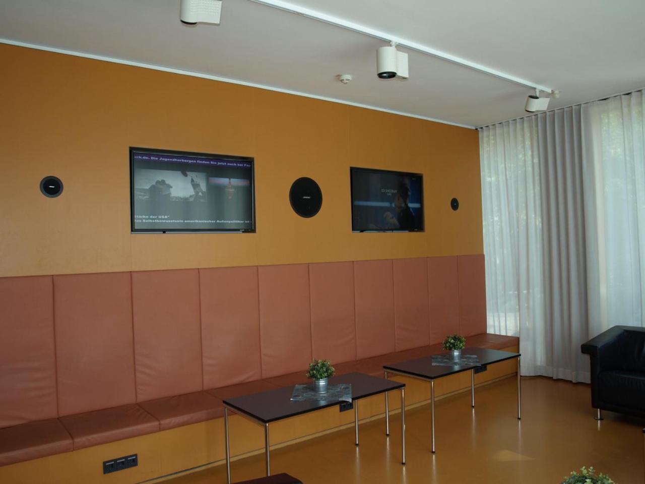 Photo 33