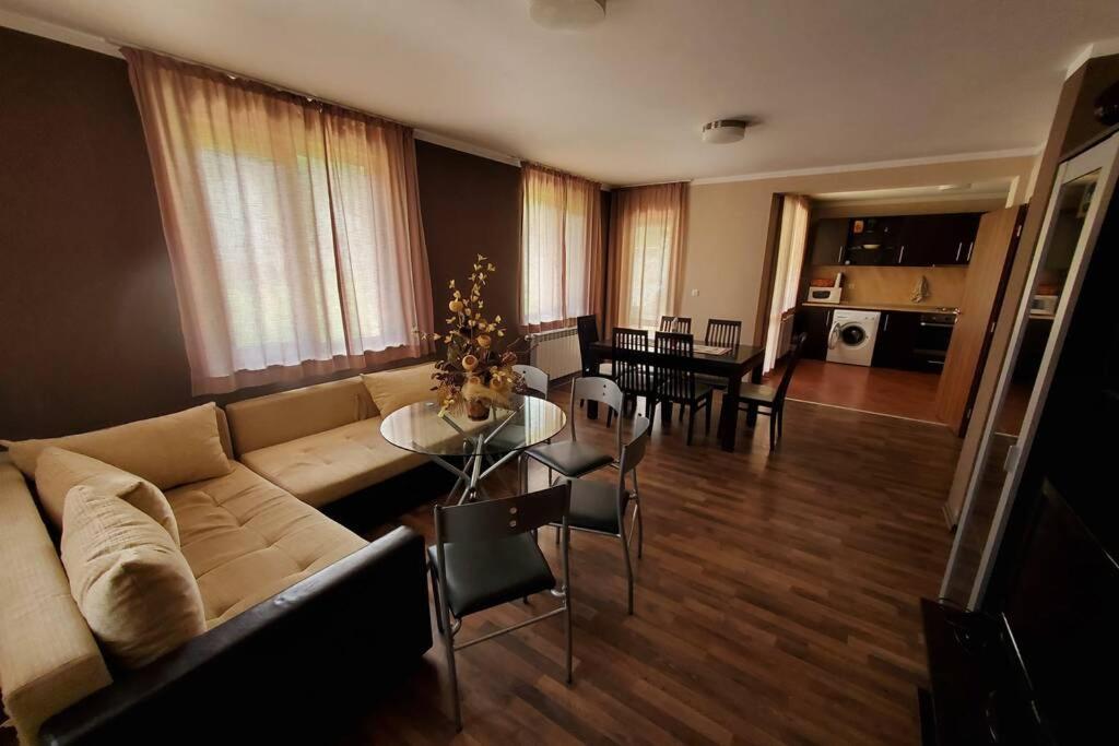 Двете къщи в планината