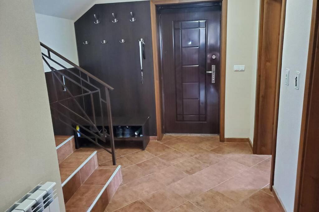 Двете къщи в планината