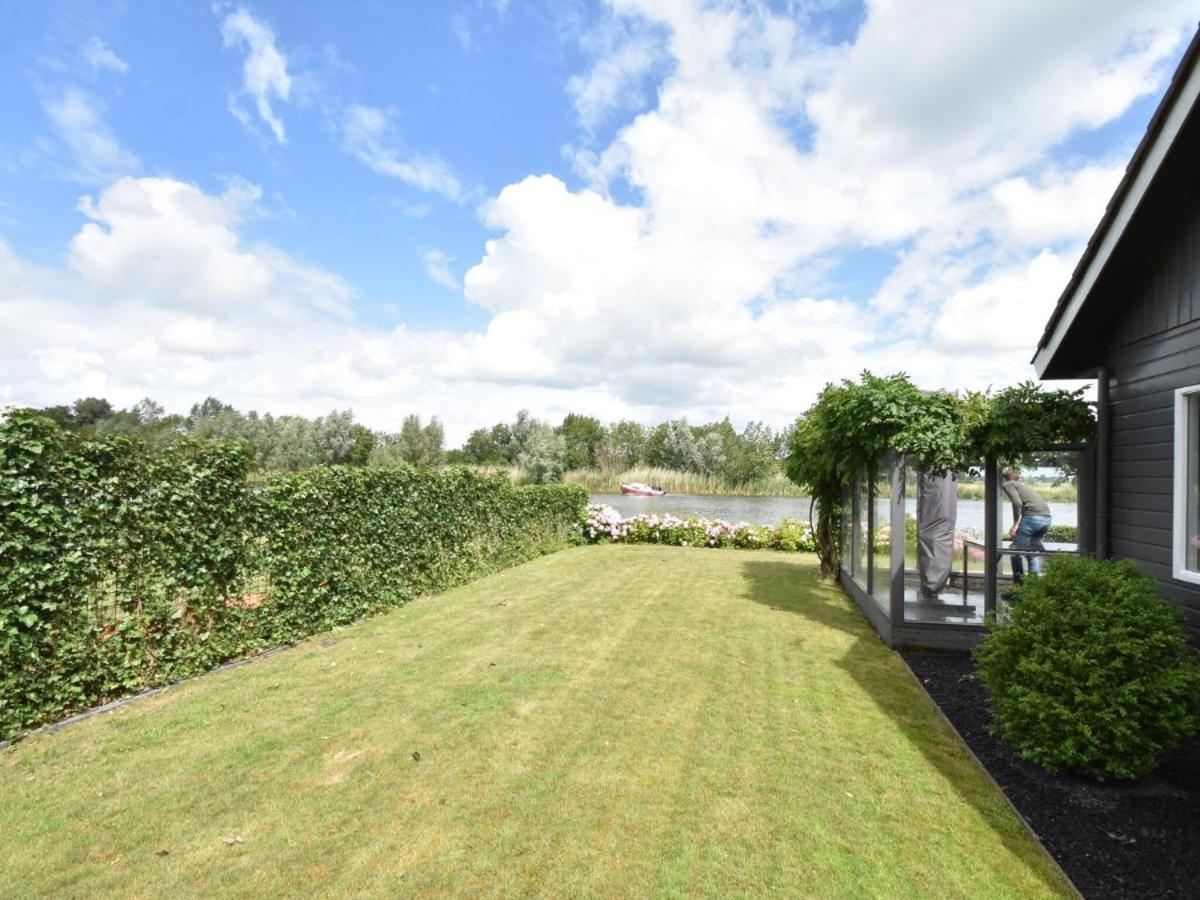Riverside holiday home near Amsterdam view 4