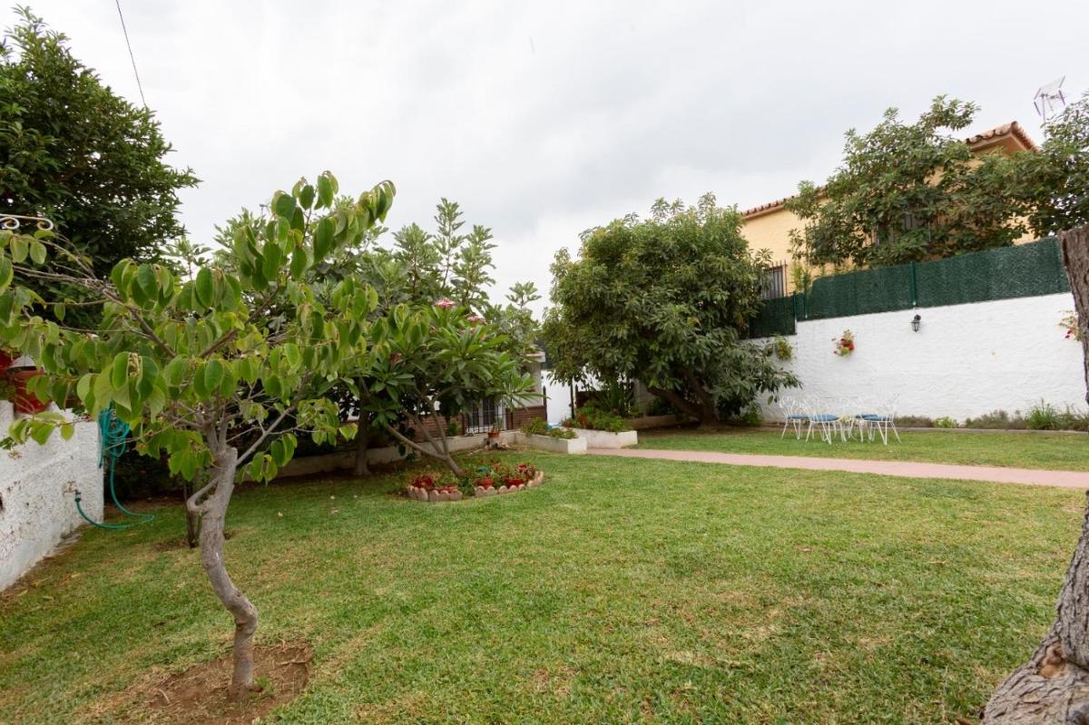 Bonito chalet en La Cala con gran jardín privado photo 2