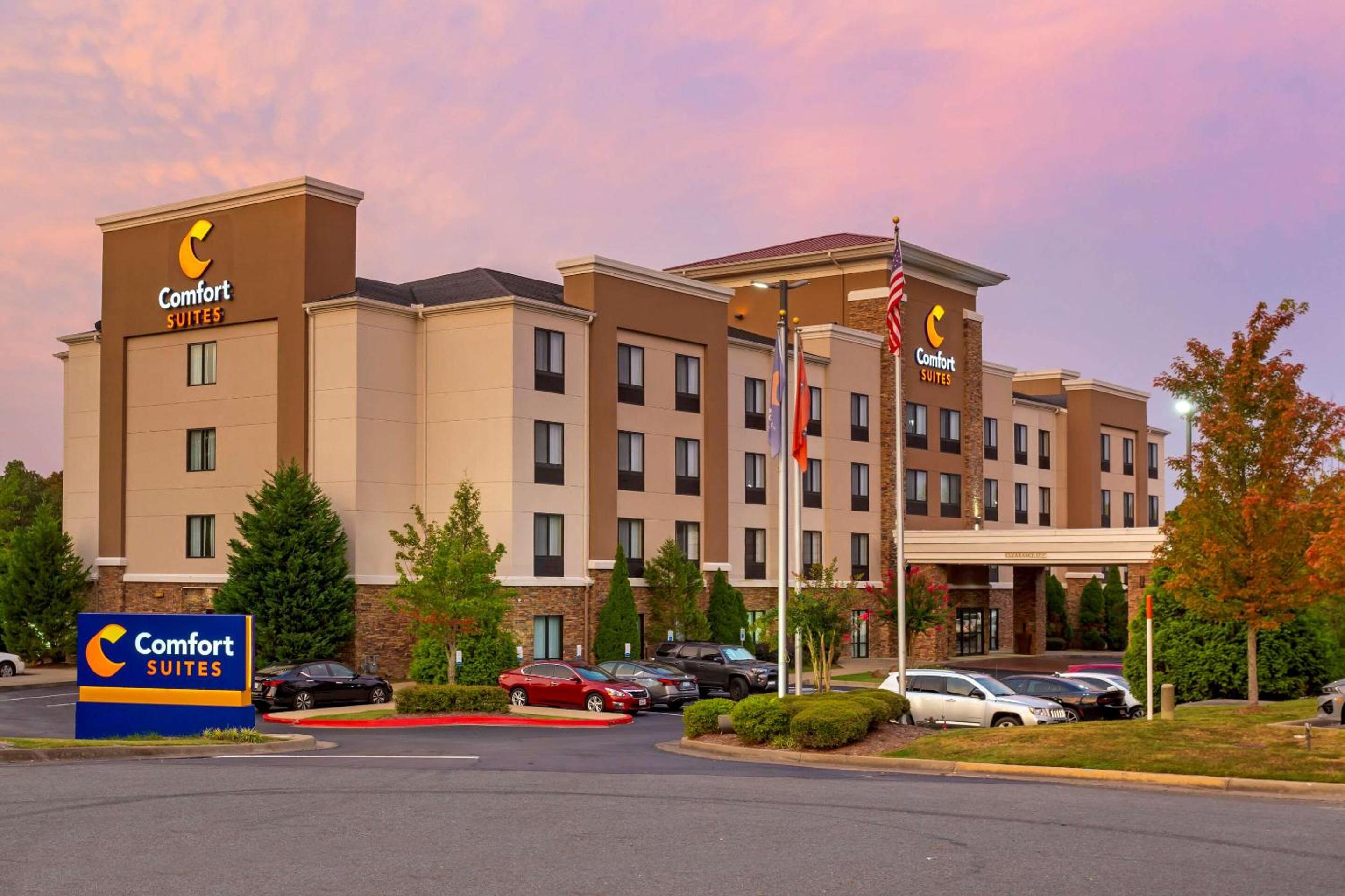 Hotel Comfort Suites Little Rock West - Image 1
