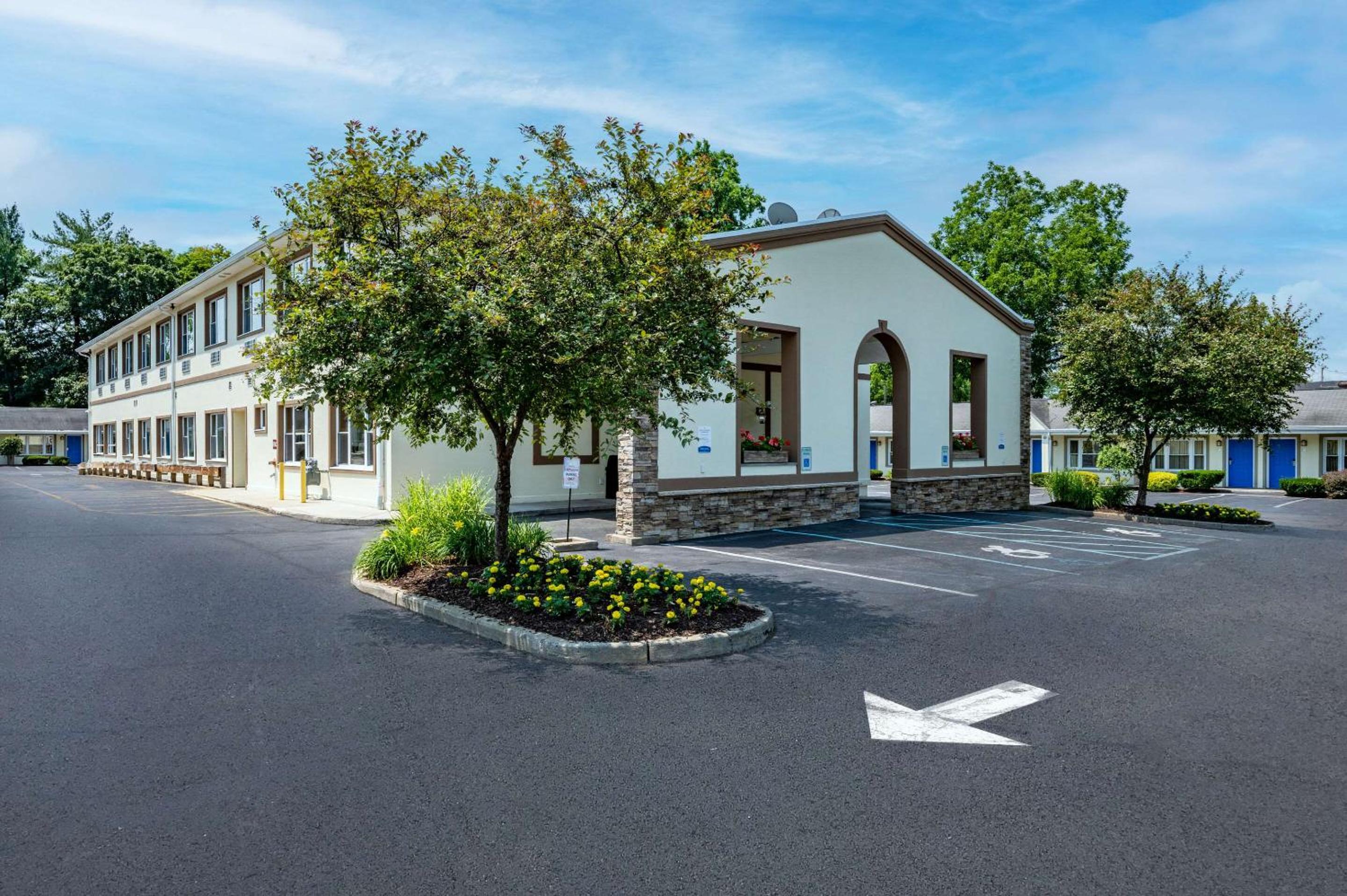 Poughkeepsie Vacations - Quality Inn Poughkeepsie - Property Image 61