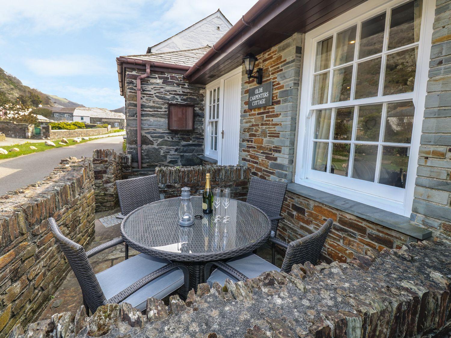 Olde Carpenters Cottage view 3