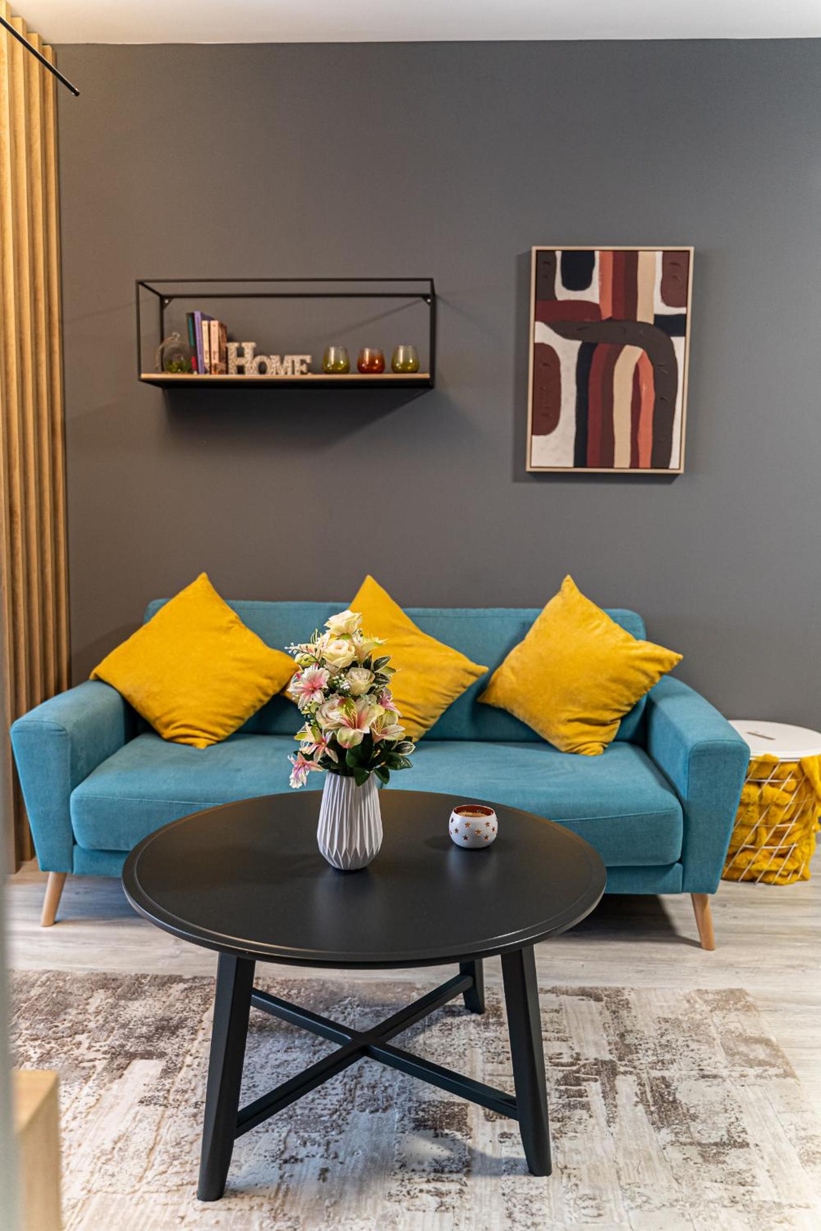 Apartament Deluxe cu parcare gratuită, lângă Arena Mall in Centru Bacău - ideal pentru cupluri sau business view 5