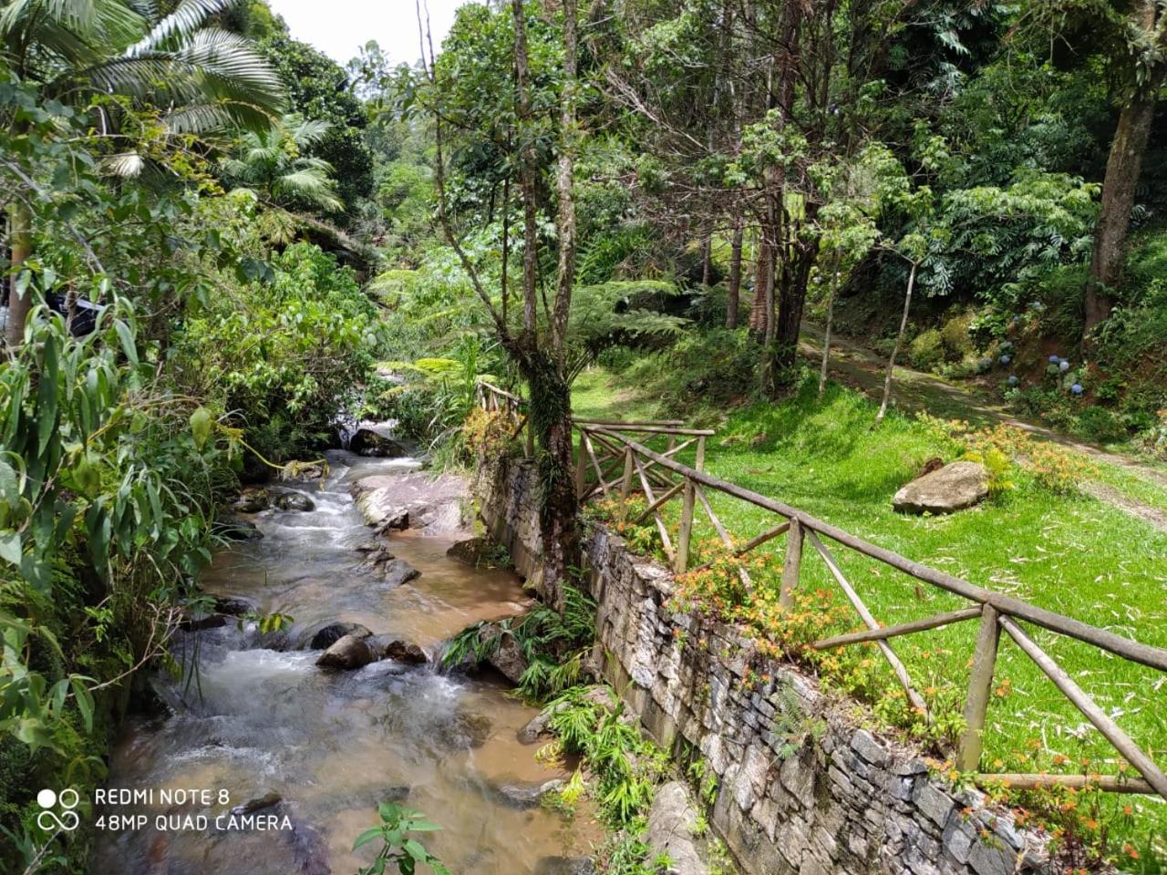 Sitio Recanto da Paz Chalés - casa e chalé para temporada