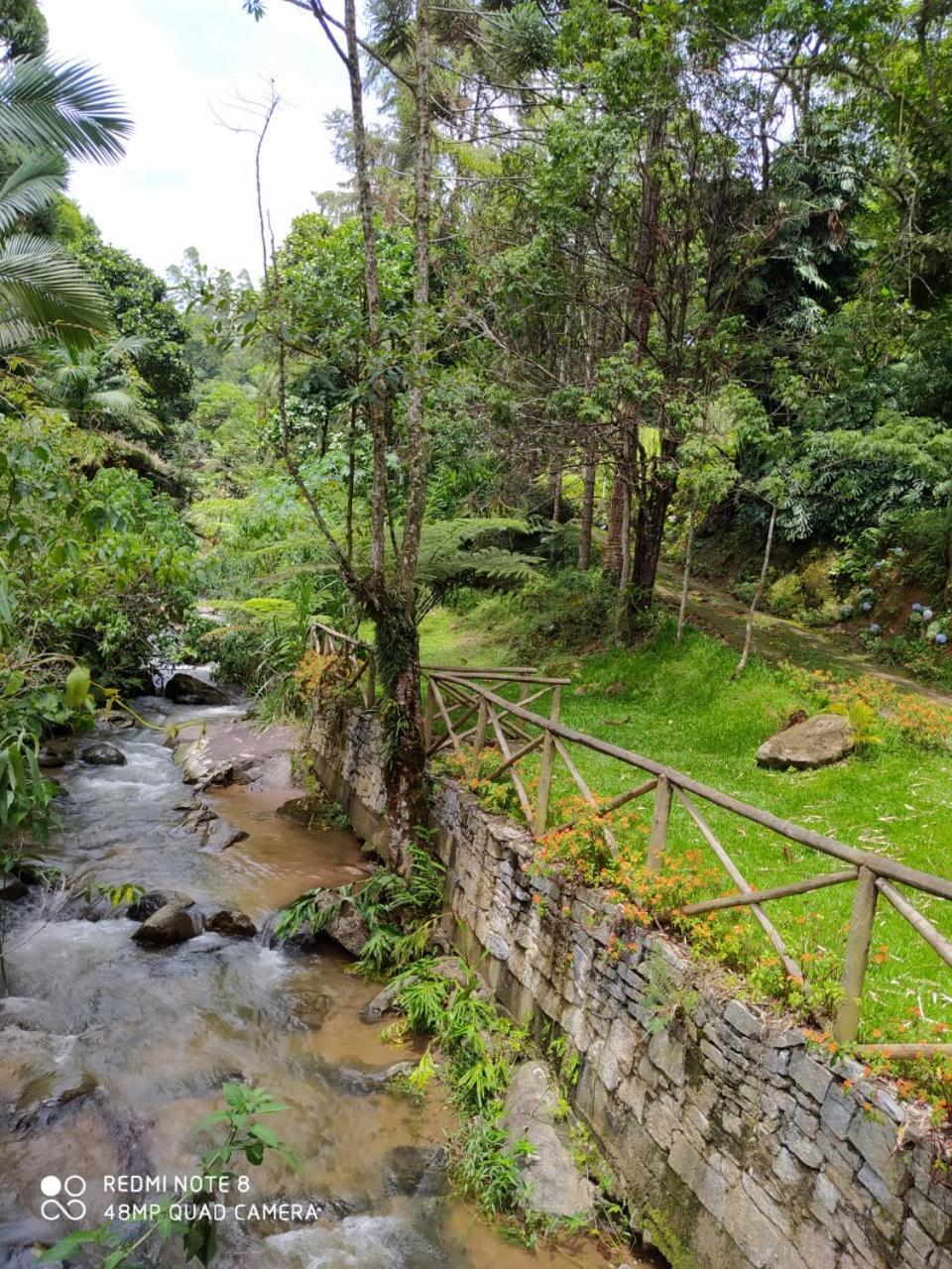 Sitio Recanto da Paz Chalés - casa e chalé para temporada