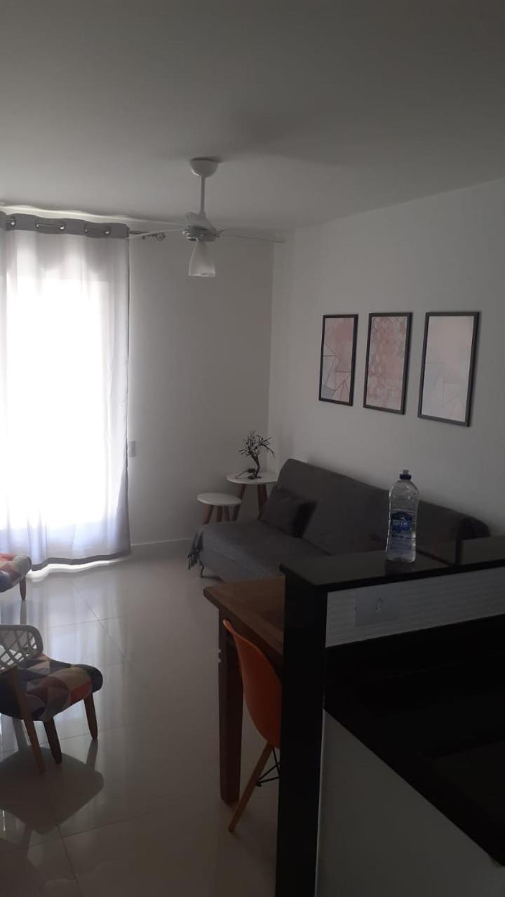 Flat com praia privativa e lazer total em Arraial