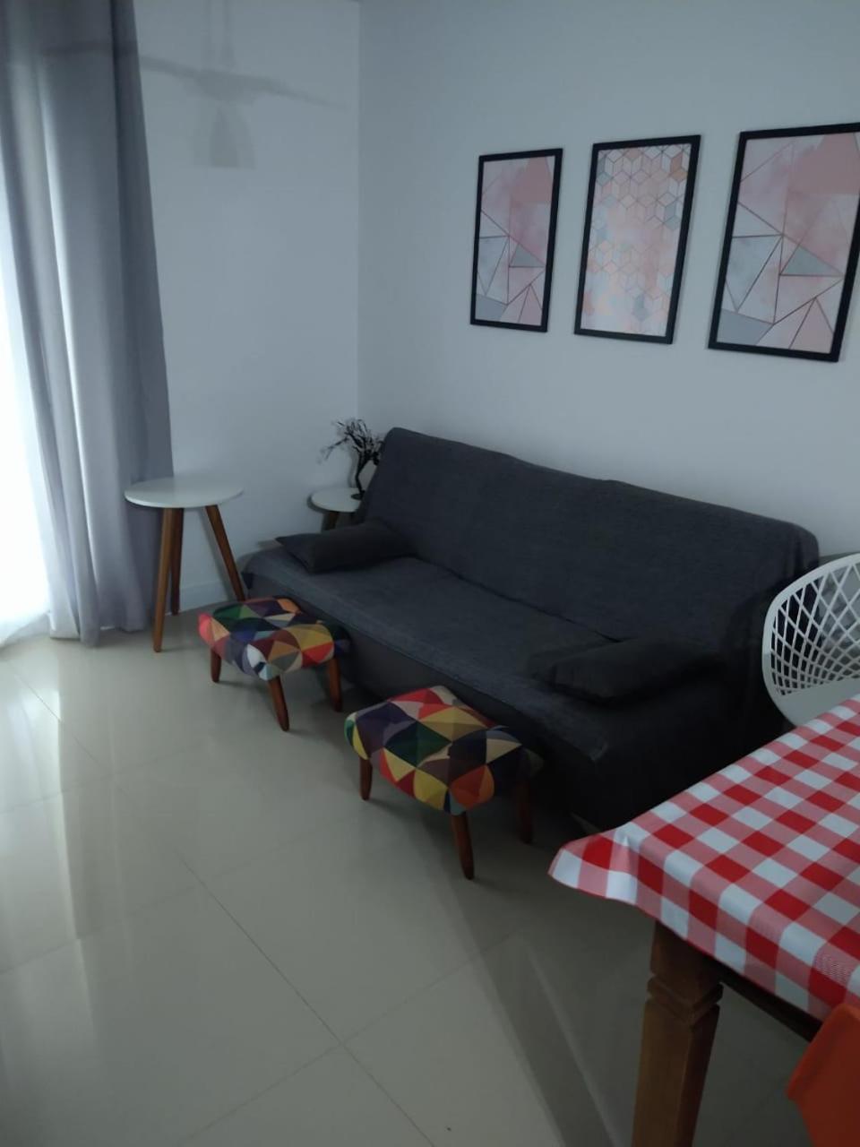 Flat com praia privativa e lazer total em Arraial