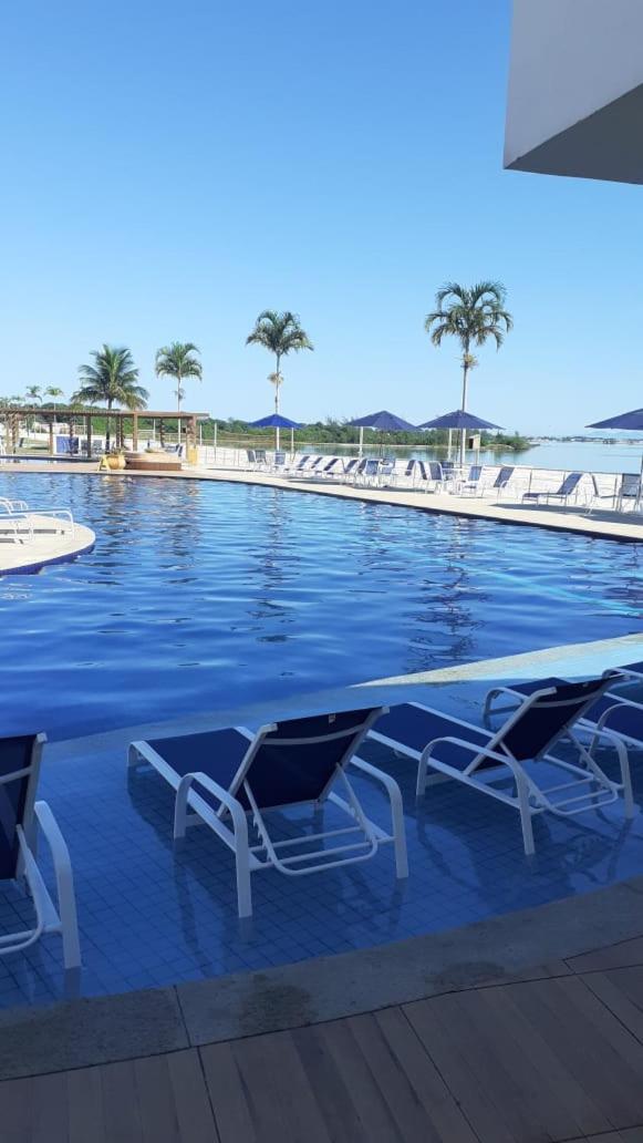 Flat com praia privativa e lazer total em Arraial