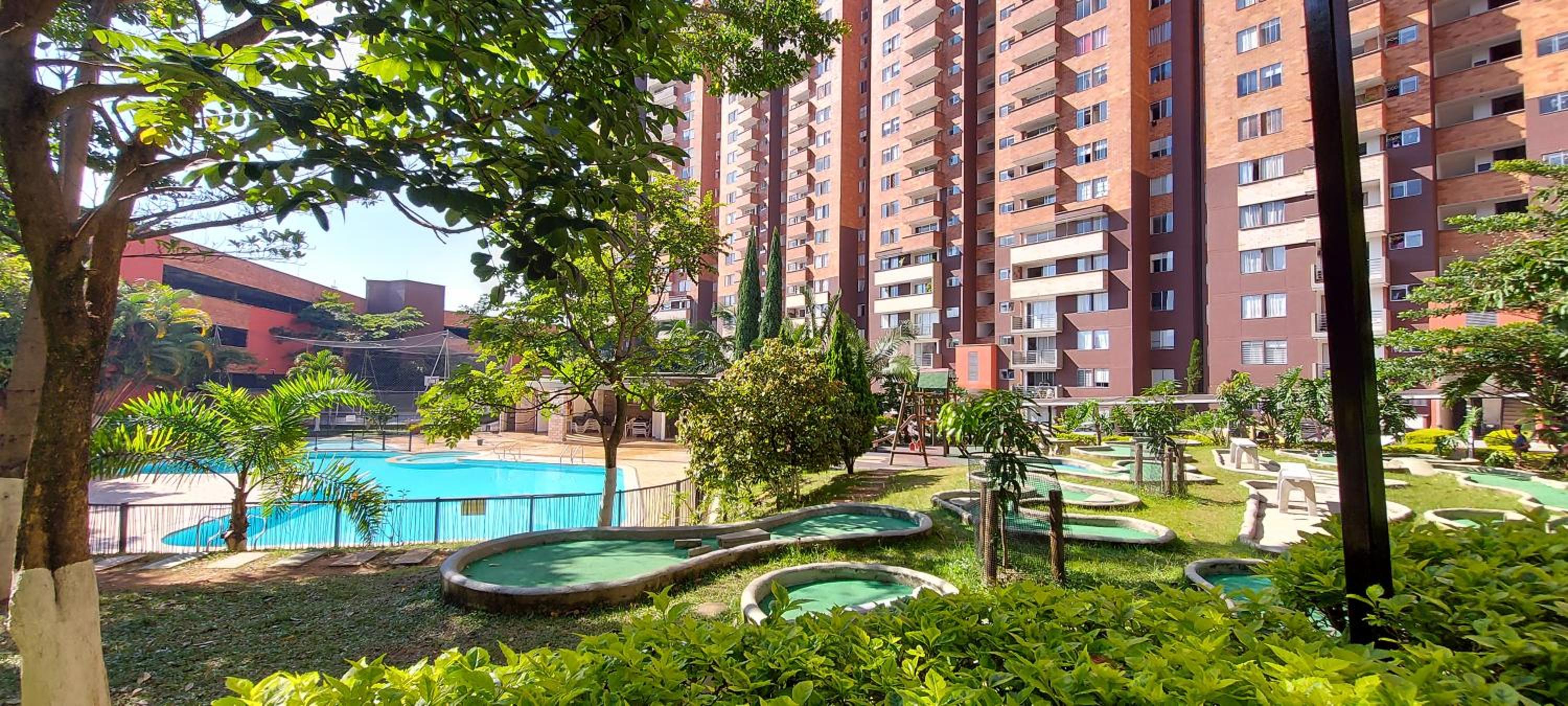 Apartamento en Calasanz con piscina y parqueadero