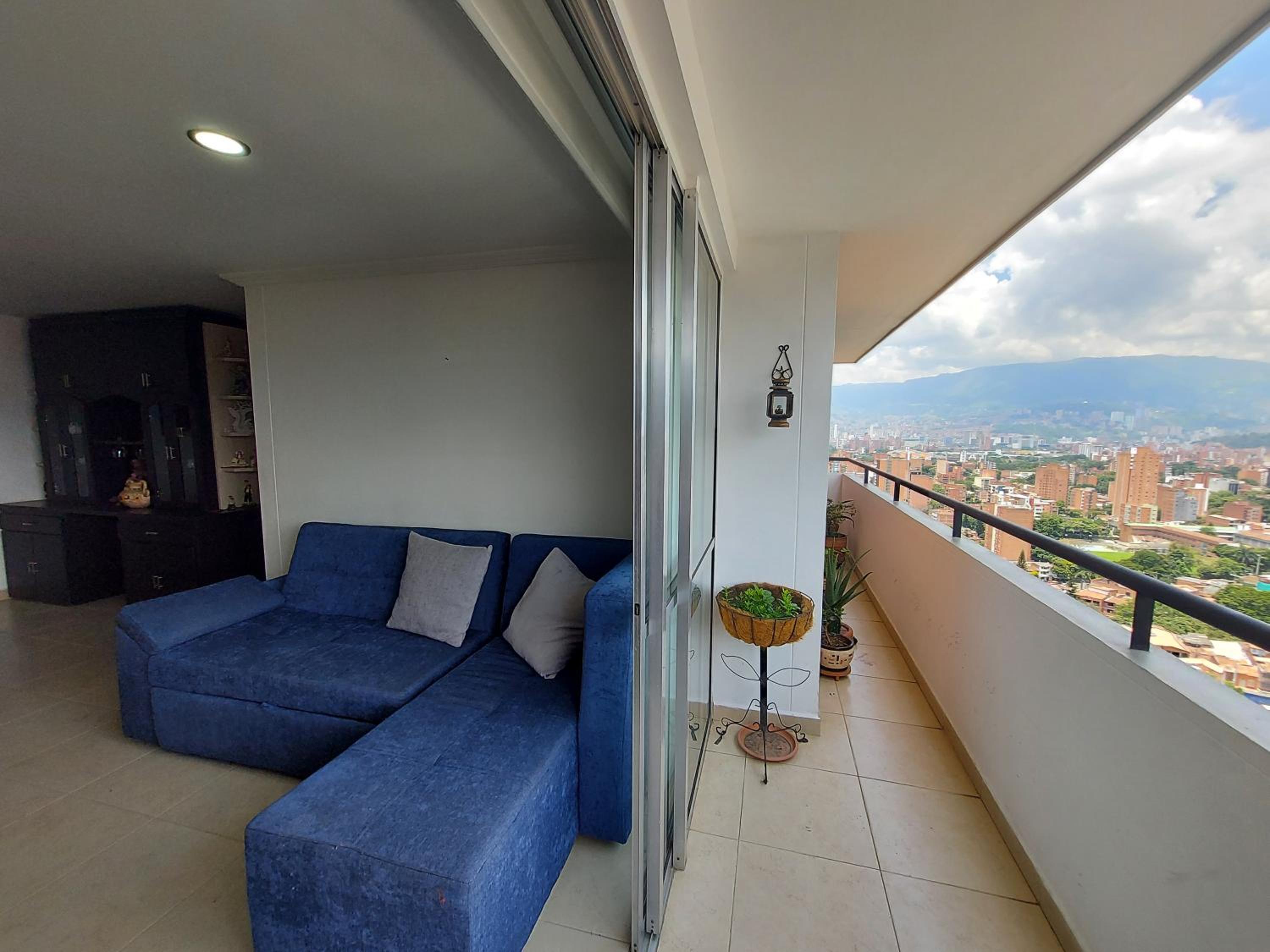 Apartamento en Calasanz con piscina y parqueadero
