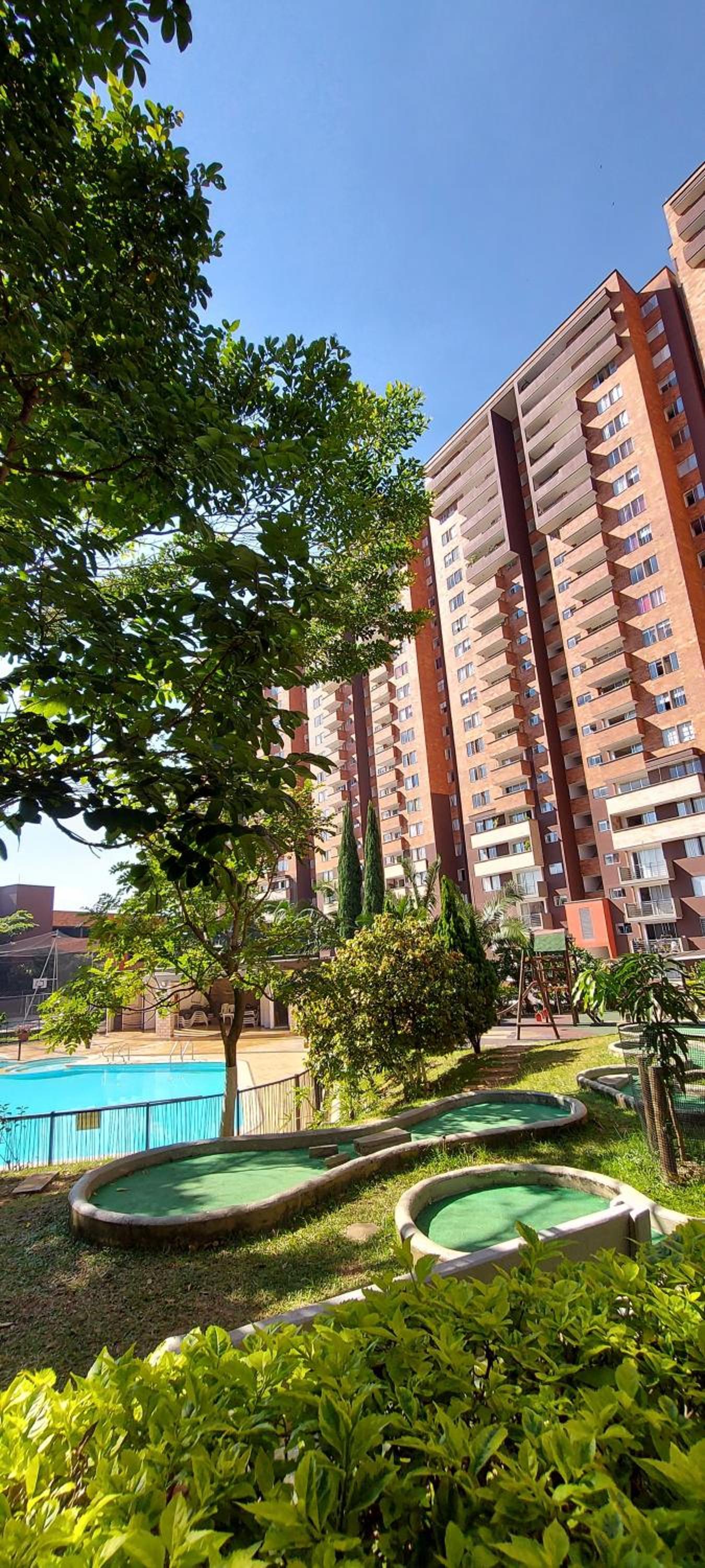Apartamento en Calasanz con piscina y parqueadero