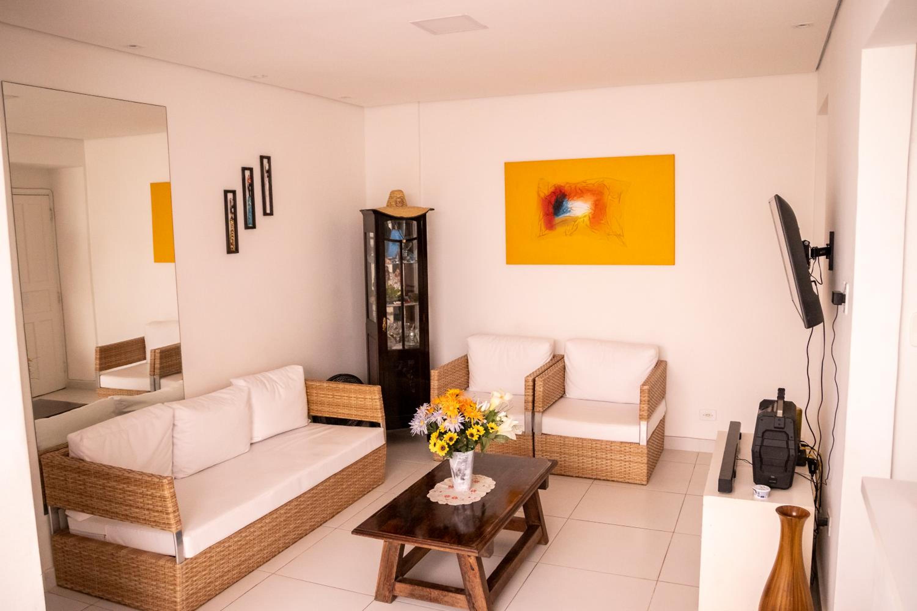 Apartamento com varanda Gourmet na praia da enseada view 2