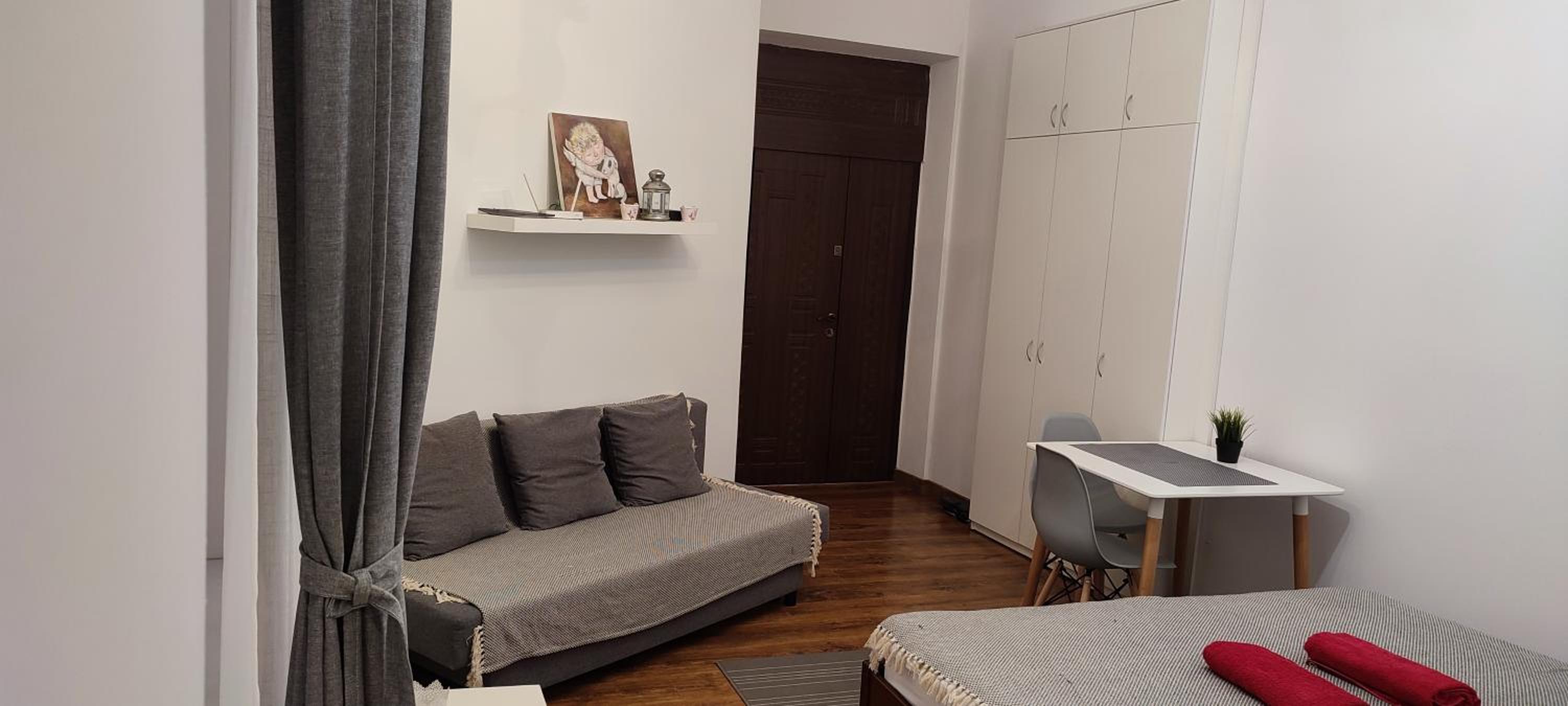 Center Cozy Studio view 2