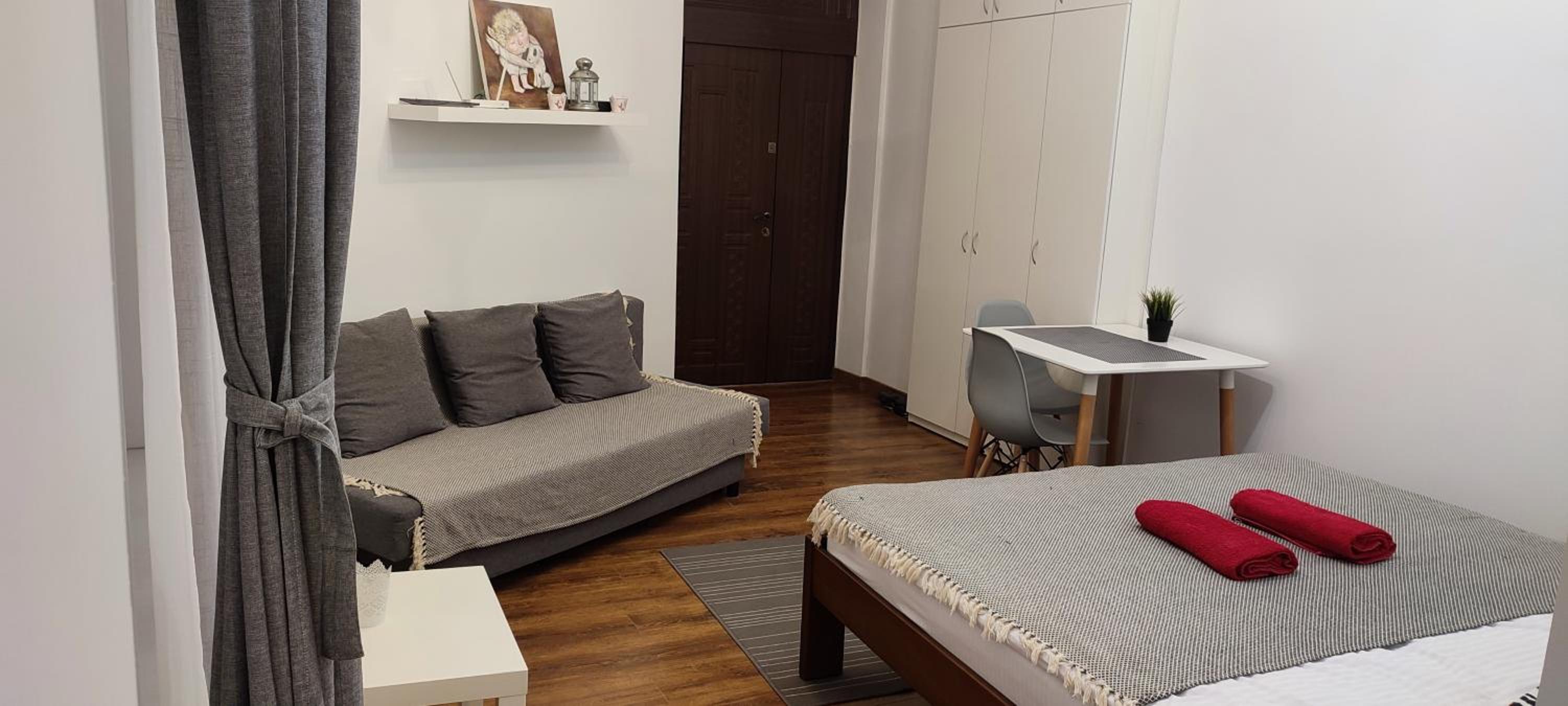 Center Cozy Studio view 4
