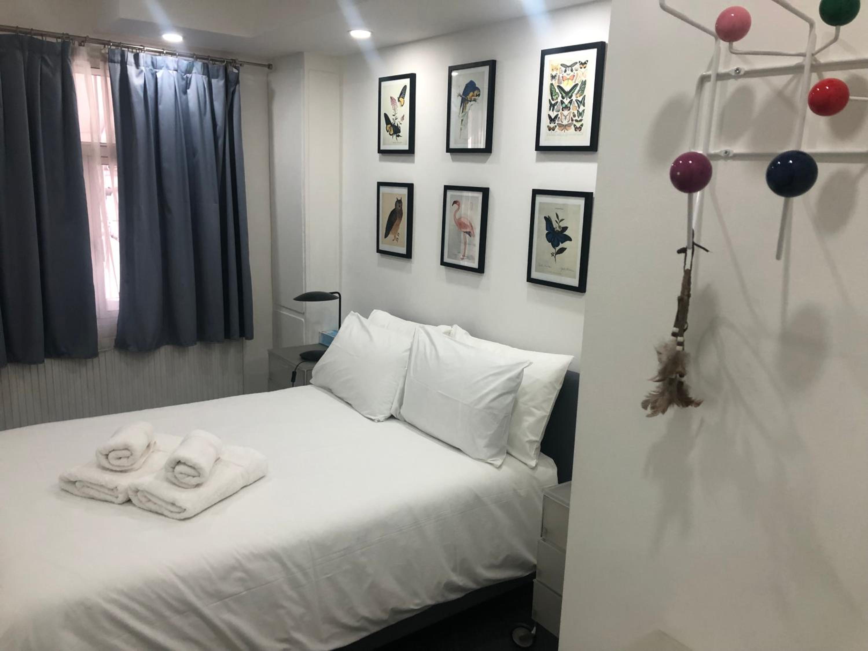 South Kensington Apartment x4, London