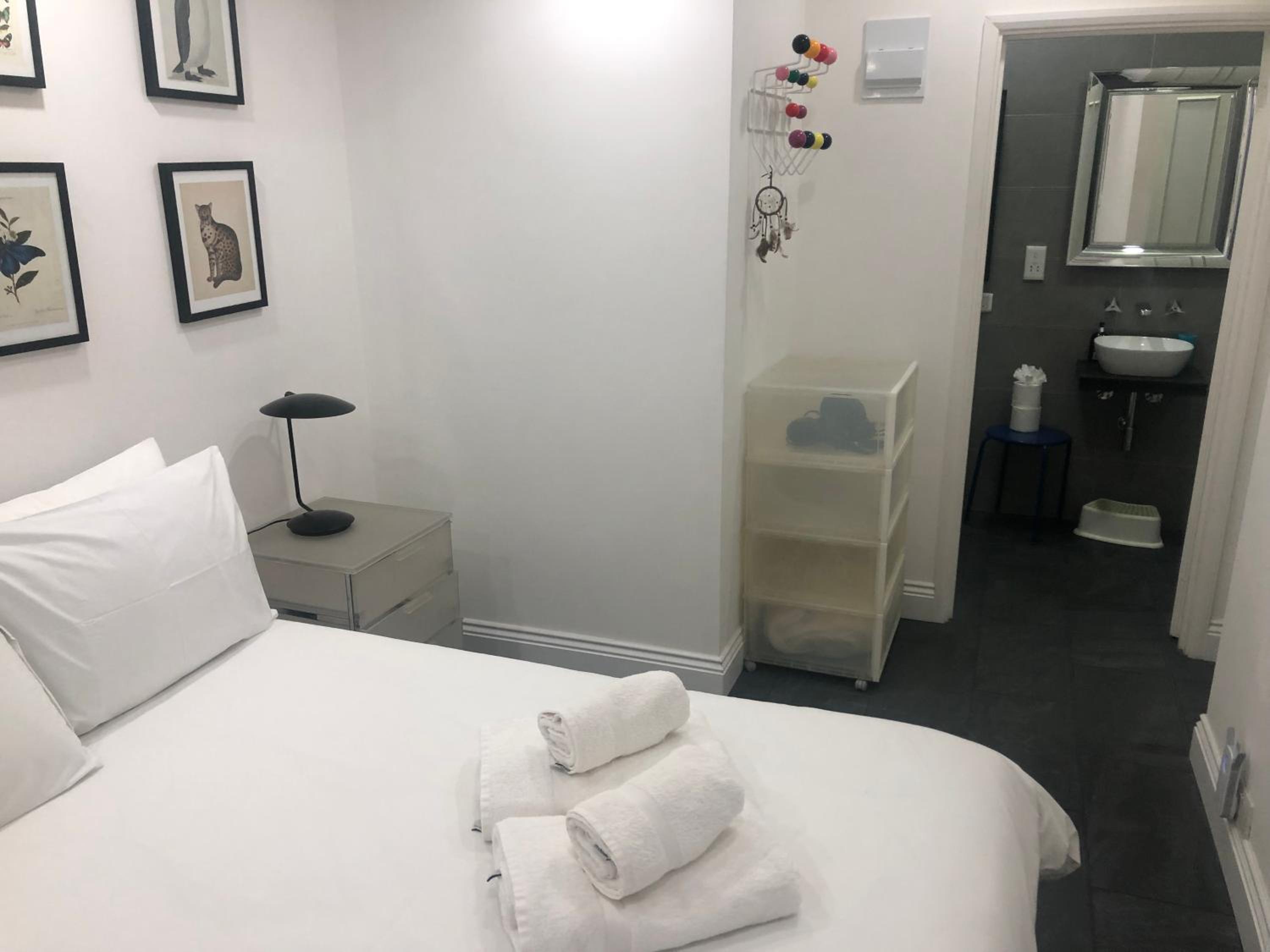 South Kensington Apartment x4, London