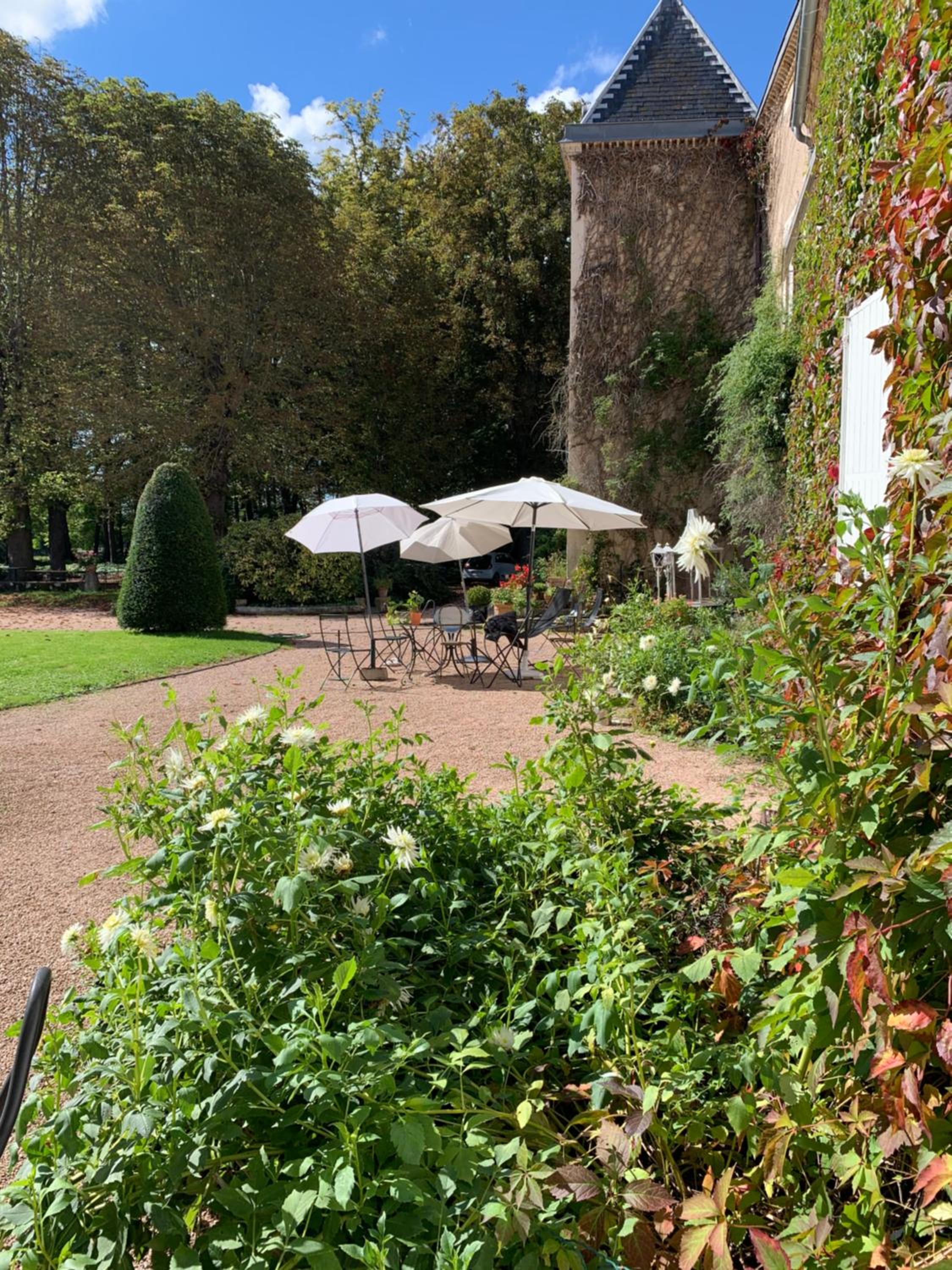 Château de Saint-Agoulin view 4