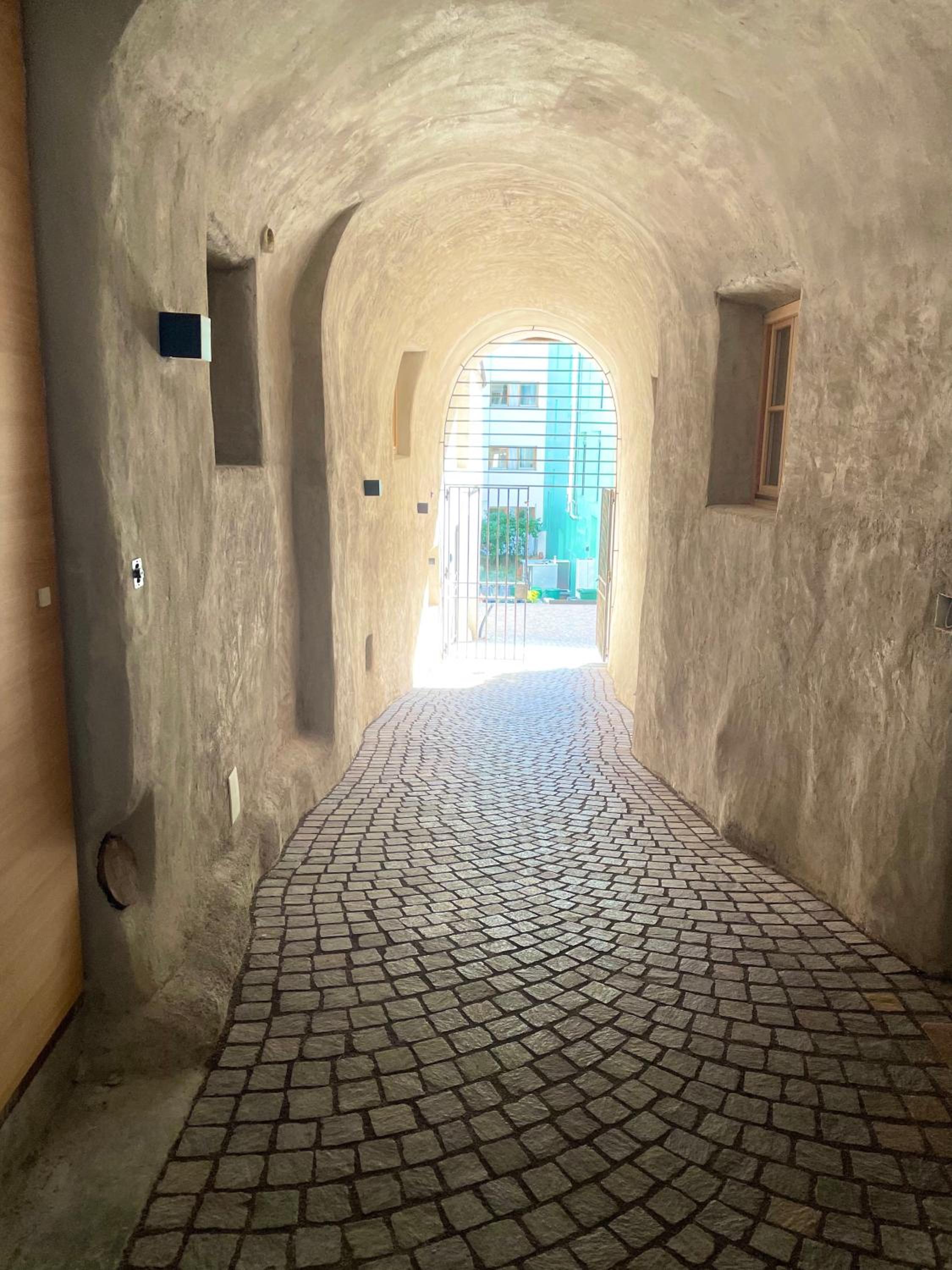 Photo 6