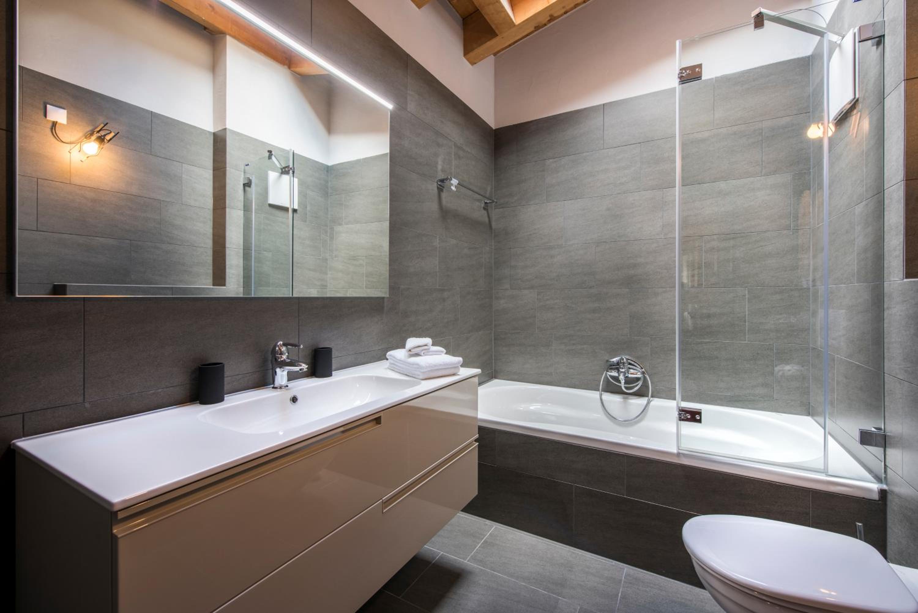Modernes Apartment, beim Bahnhof by ZermattStays view 3