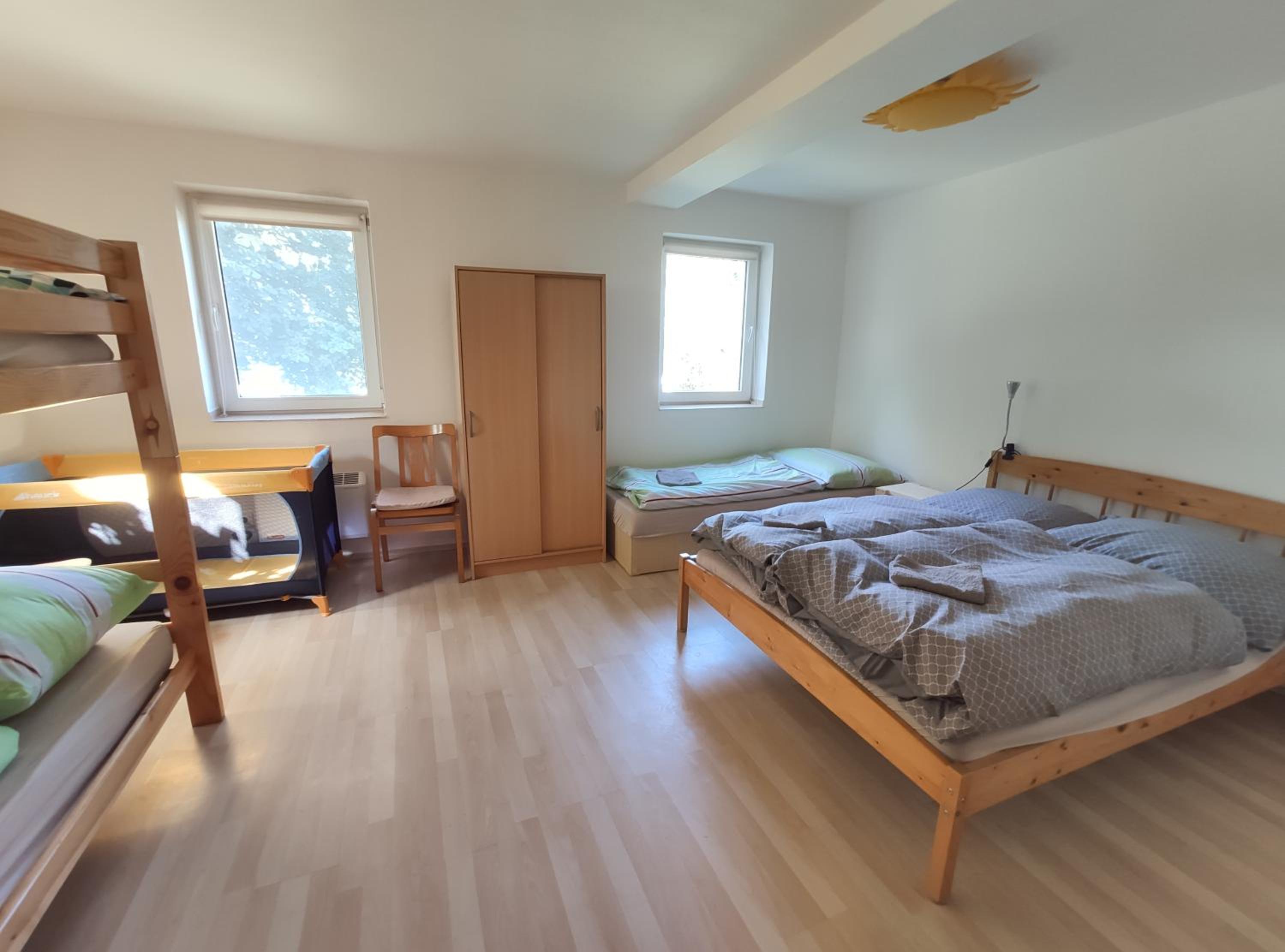 Apartmán Hulín, Chrášťany - bílý view 4