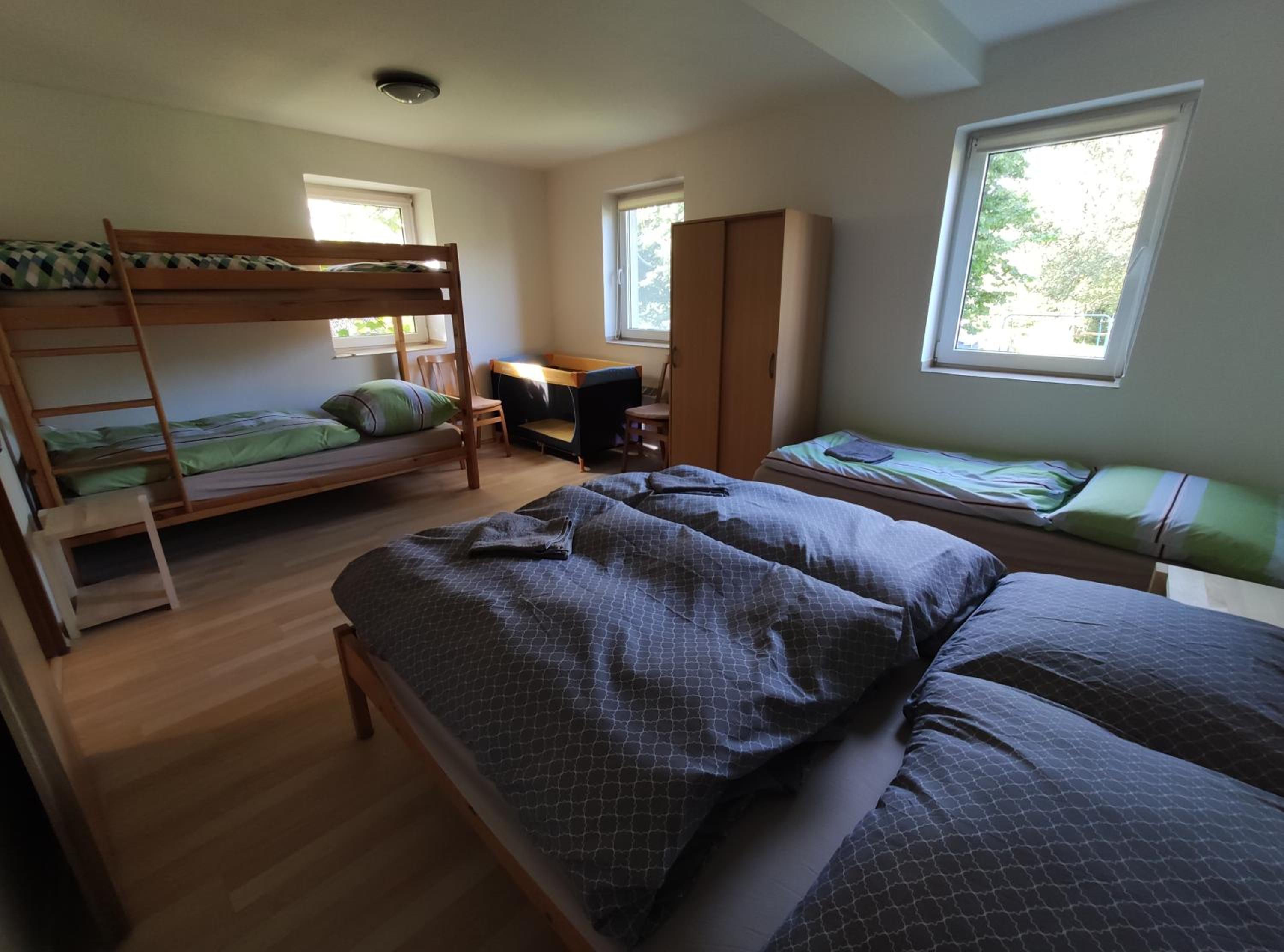 Apartmán Hulín, Chrášťany - bílý view 3