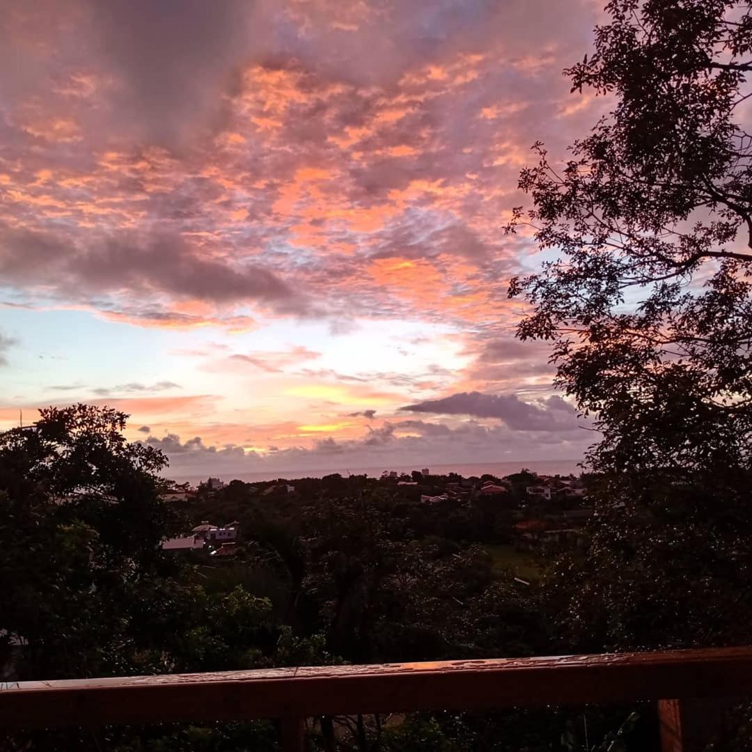 Casa espaçosa à 5min da praia Floripa vista pro mar de 2 até 12 hóspedes