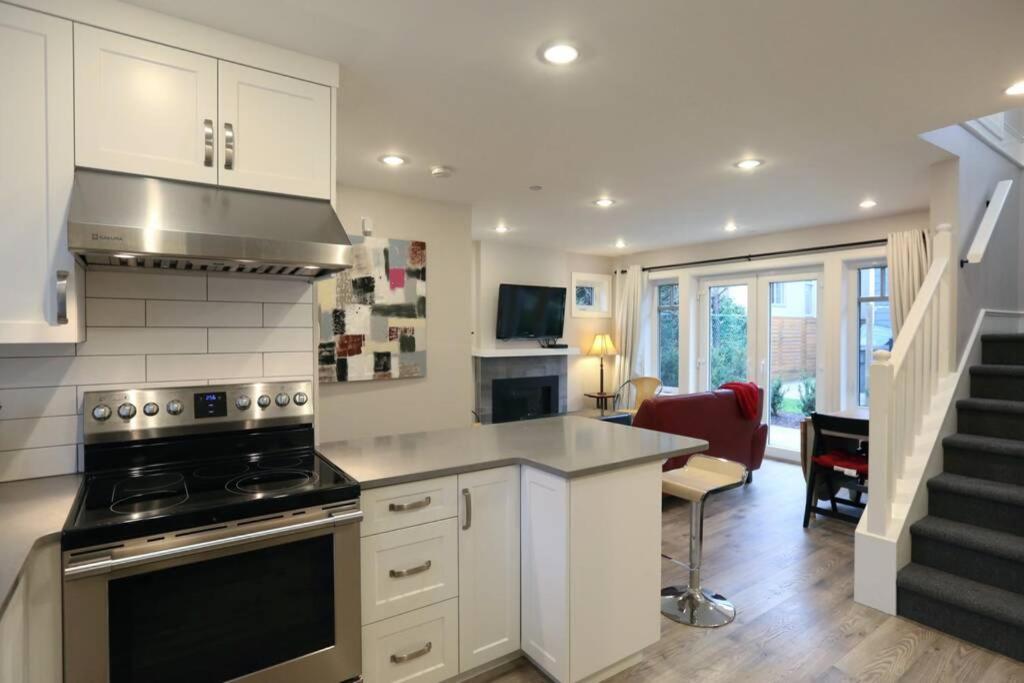 Vancouver Traveller Cottage