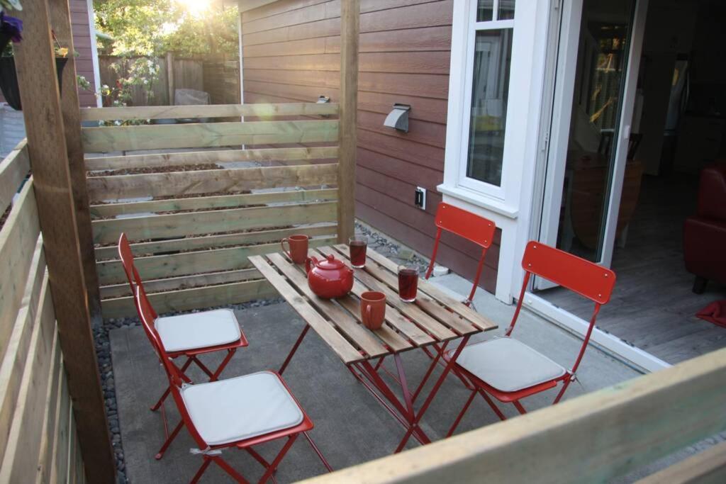Vancouver Traveller Cottage