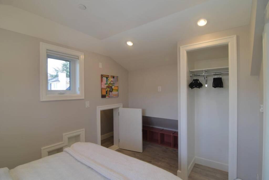 Vancouver Traveller Cottage