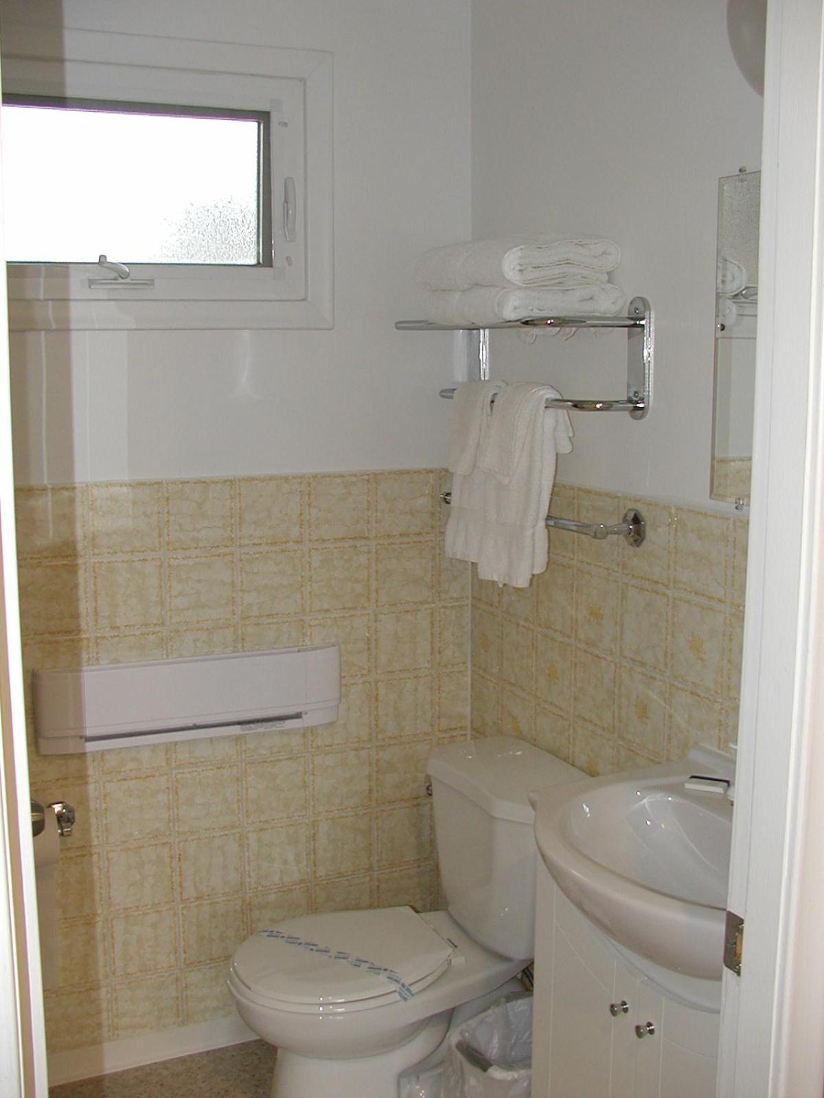 Almo Court Motel
