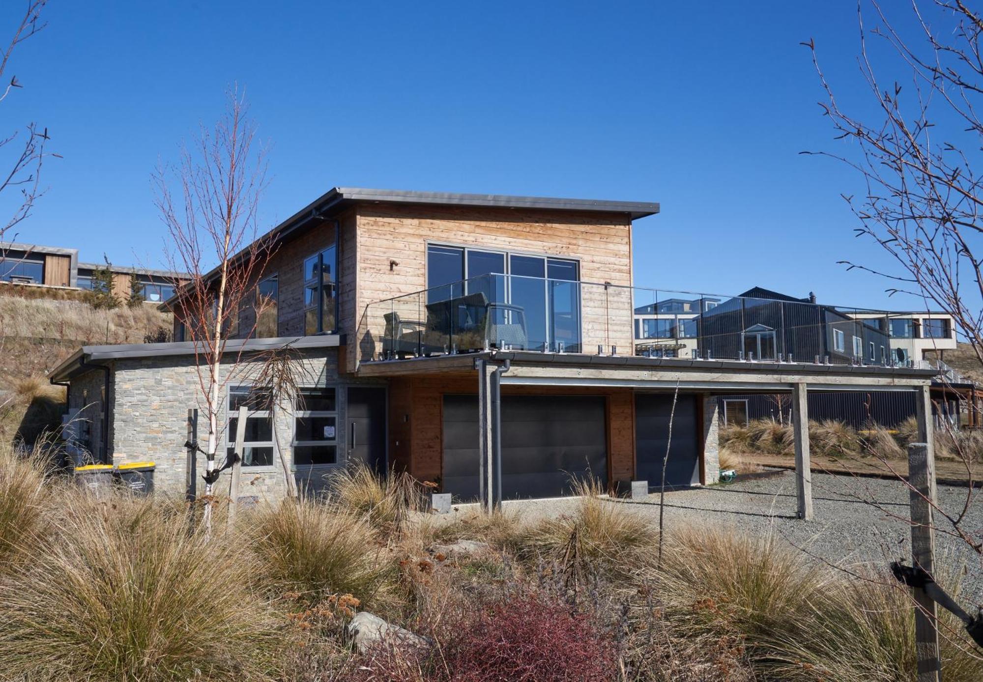 Hotel Bivouac - Lake Tekapo - Image 1