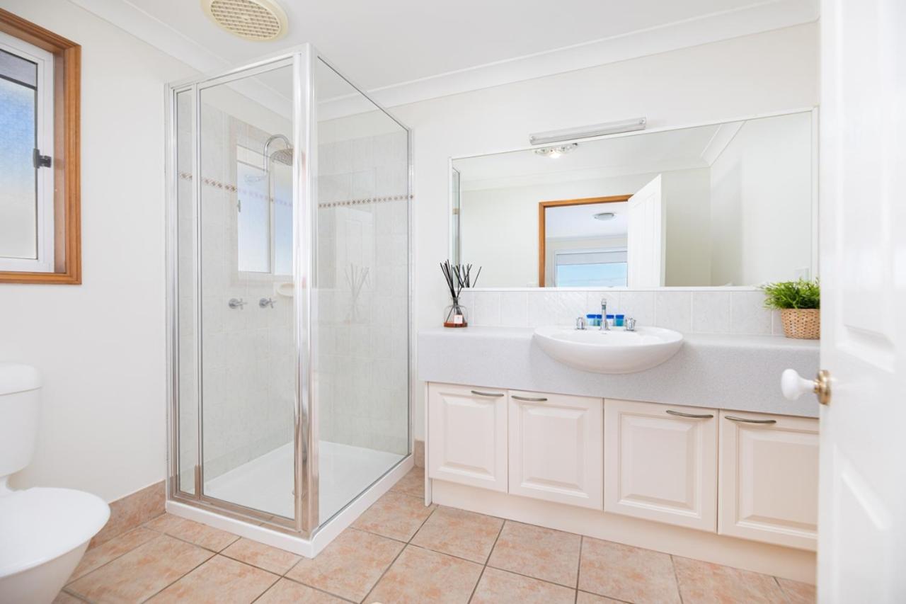 Ocean Pearl - 3 bedroom beachfront property!
