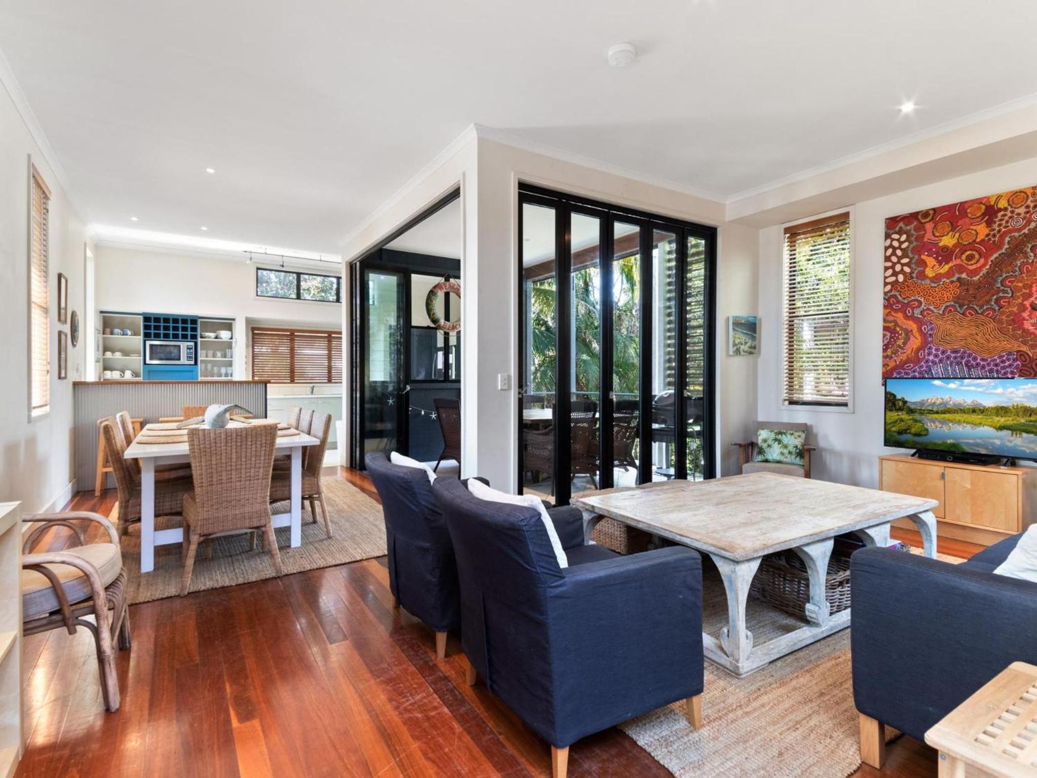 Baleen Beach House by Discover Stradbroke