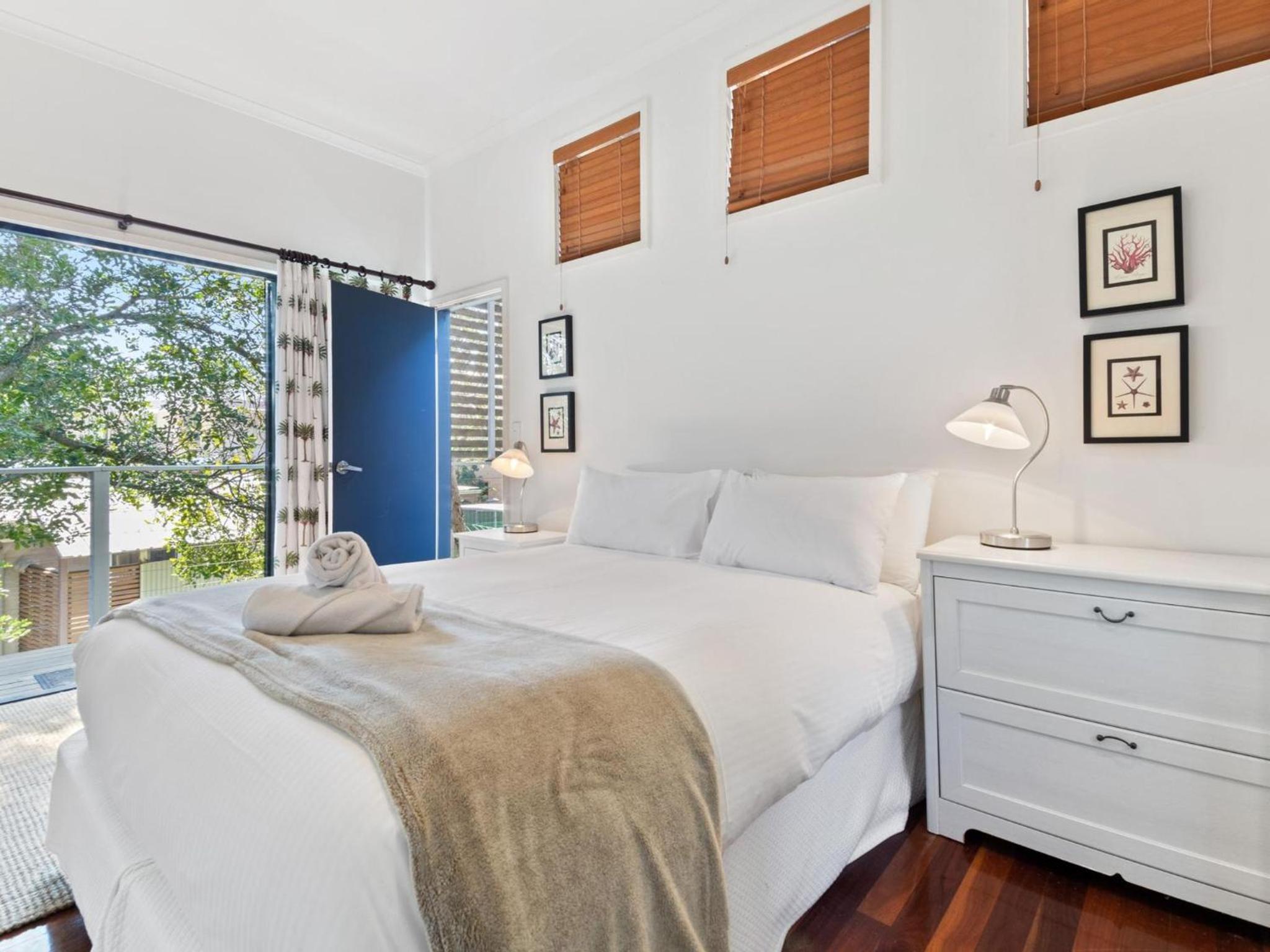 Baleen Beach House by Discover Stradbroke
