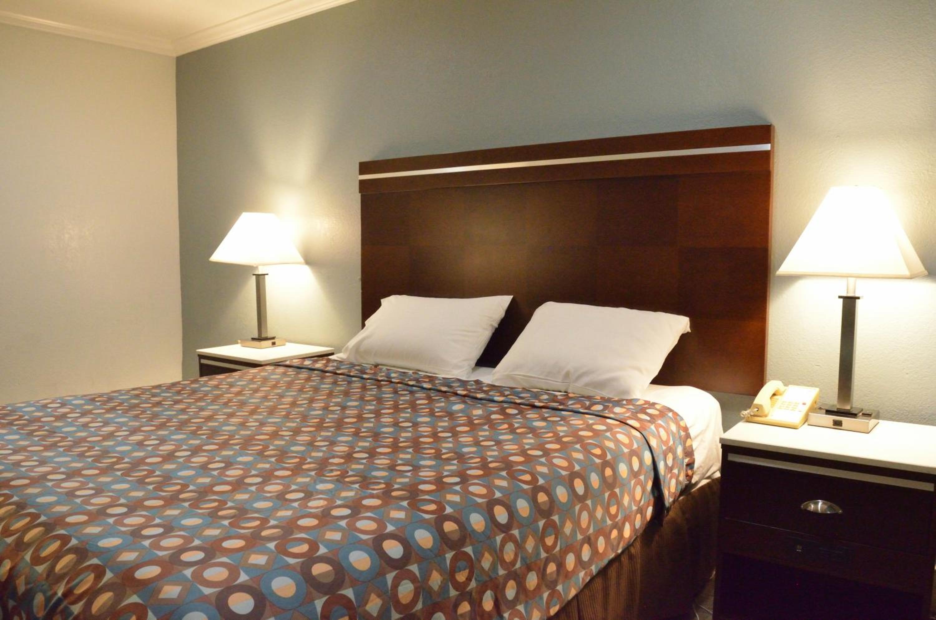 Corona Vacations - Welcome Inn Corona - Property Image 16