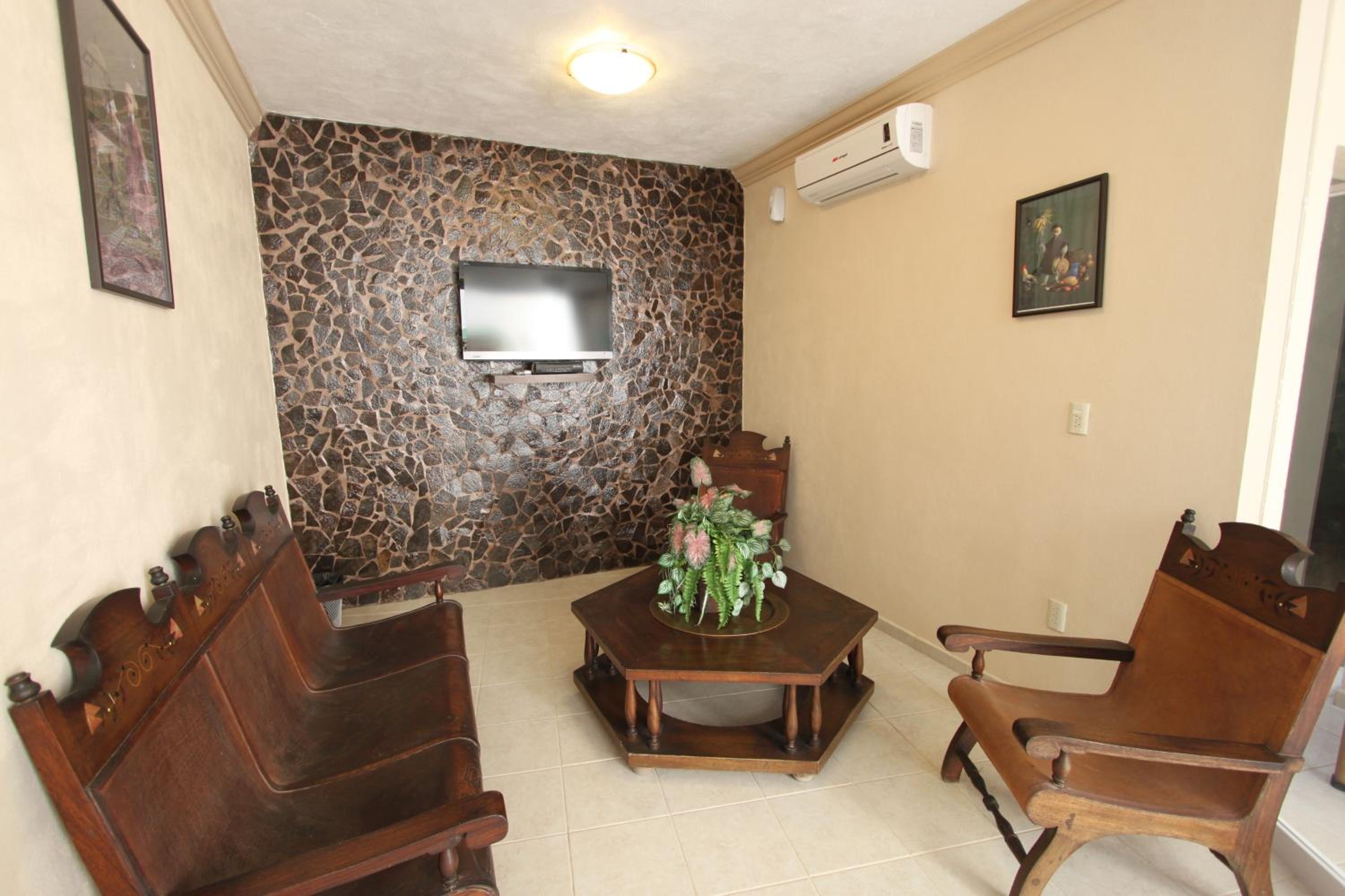 Colima Vacations - Hotel La Merced - Property Image 5