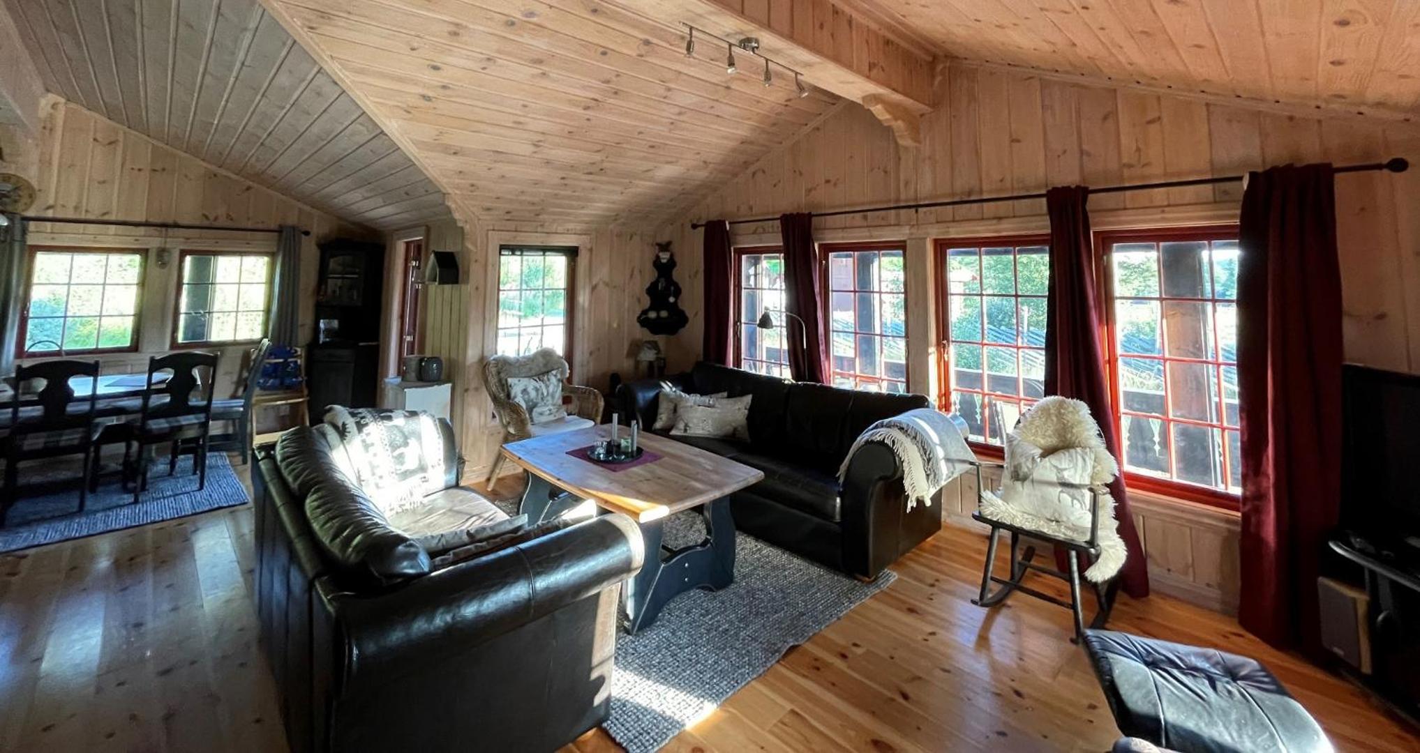 Sundebu, Spacious 5-Bedroom mountain cabin near Ski and Hiking view 4