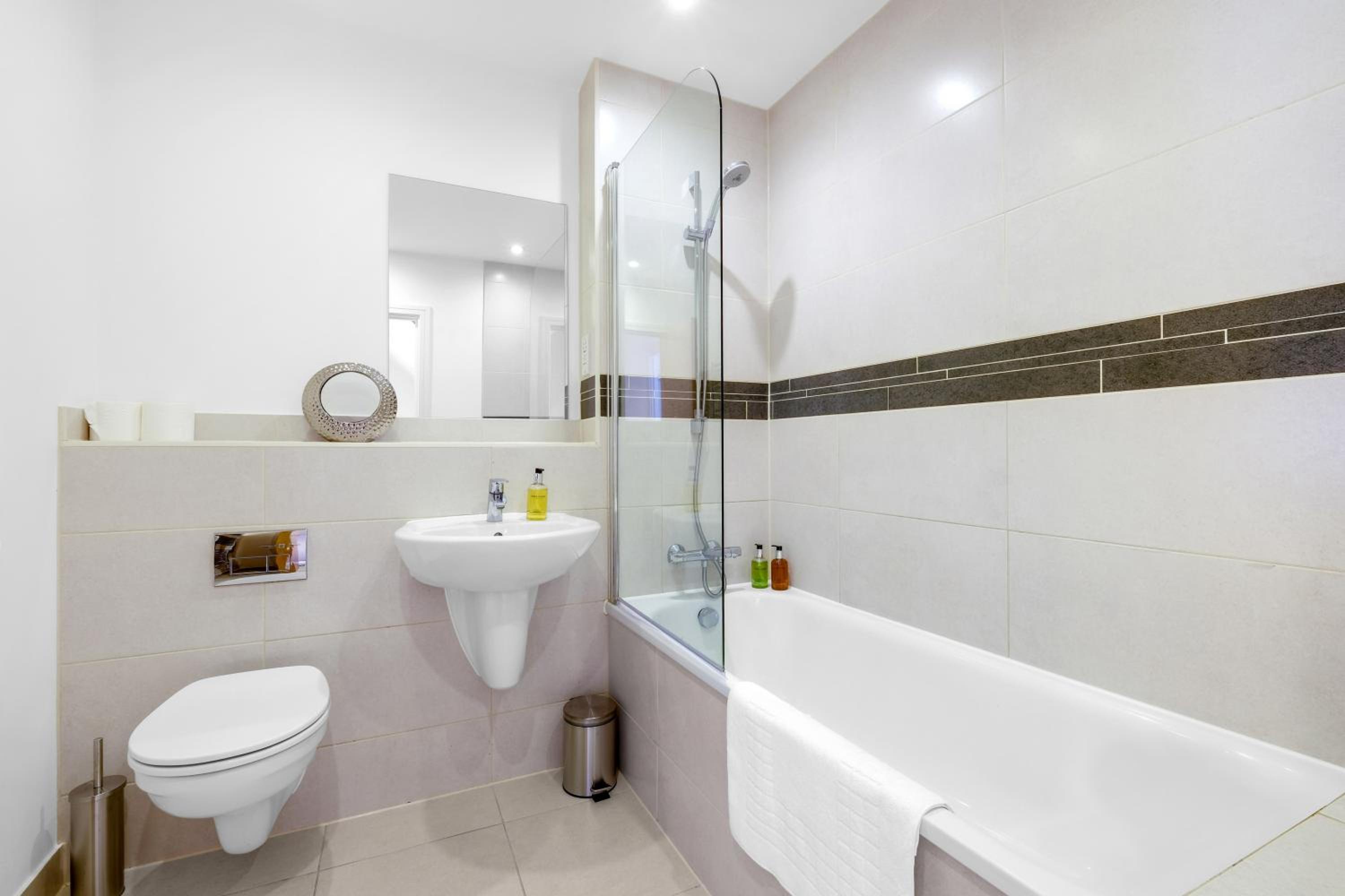London Heathrow Living Holywell Serviced Houses - 3 and 4 bedrooms By 360stays, photo 184