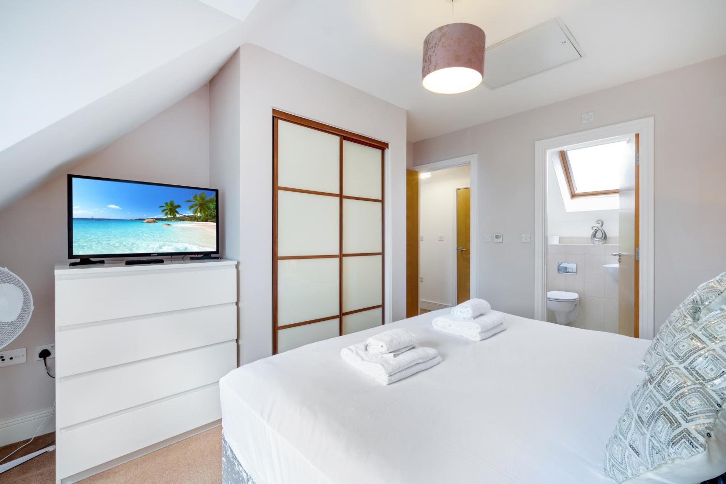 London Heathrow Living Holywell Serviced Houses - 3 and 4 bedrooms By 360stays, photo 47