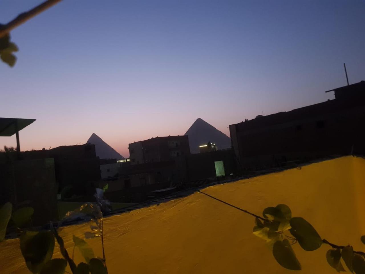 Jana Pyramids view inn