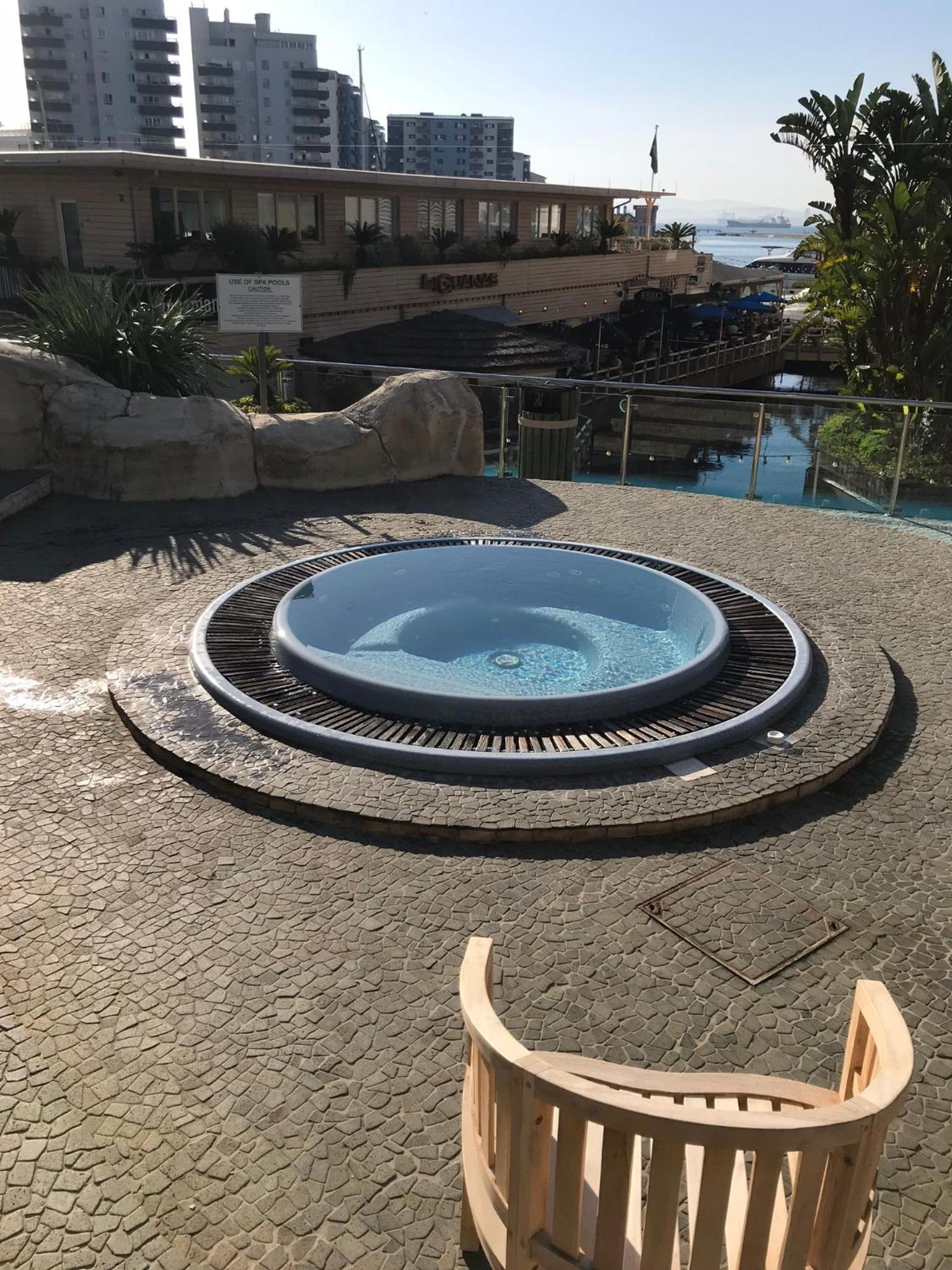 Family apartment with swimming pools 3 bedroom 2 bathroom Rock facing view 3