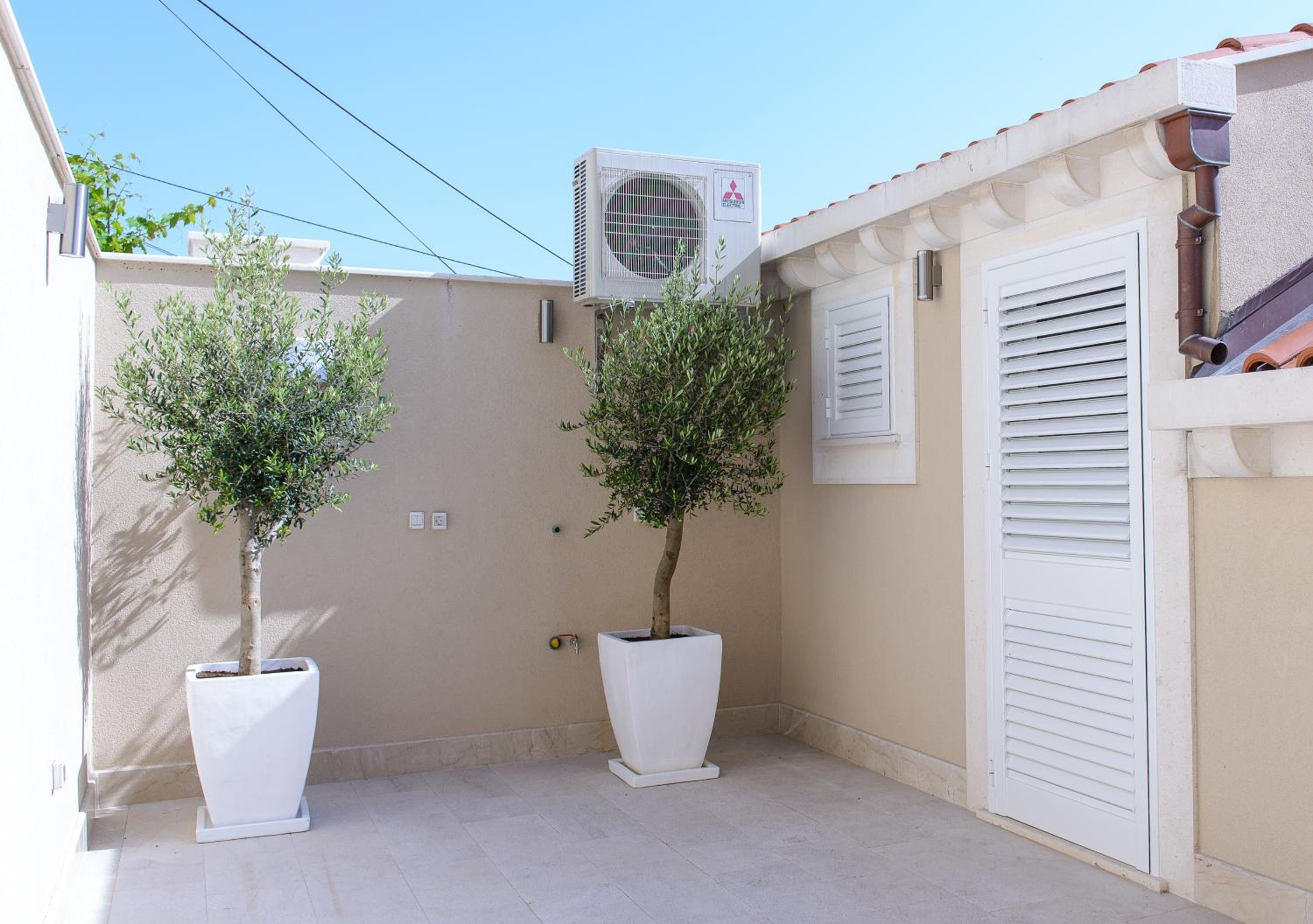 Apartment Violeta 2 with parking