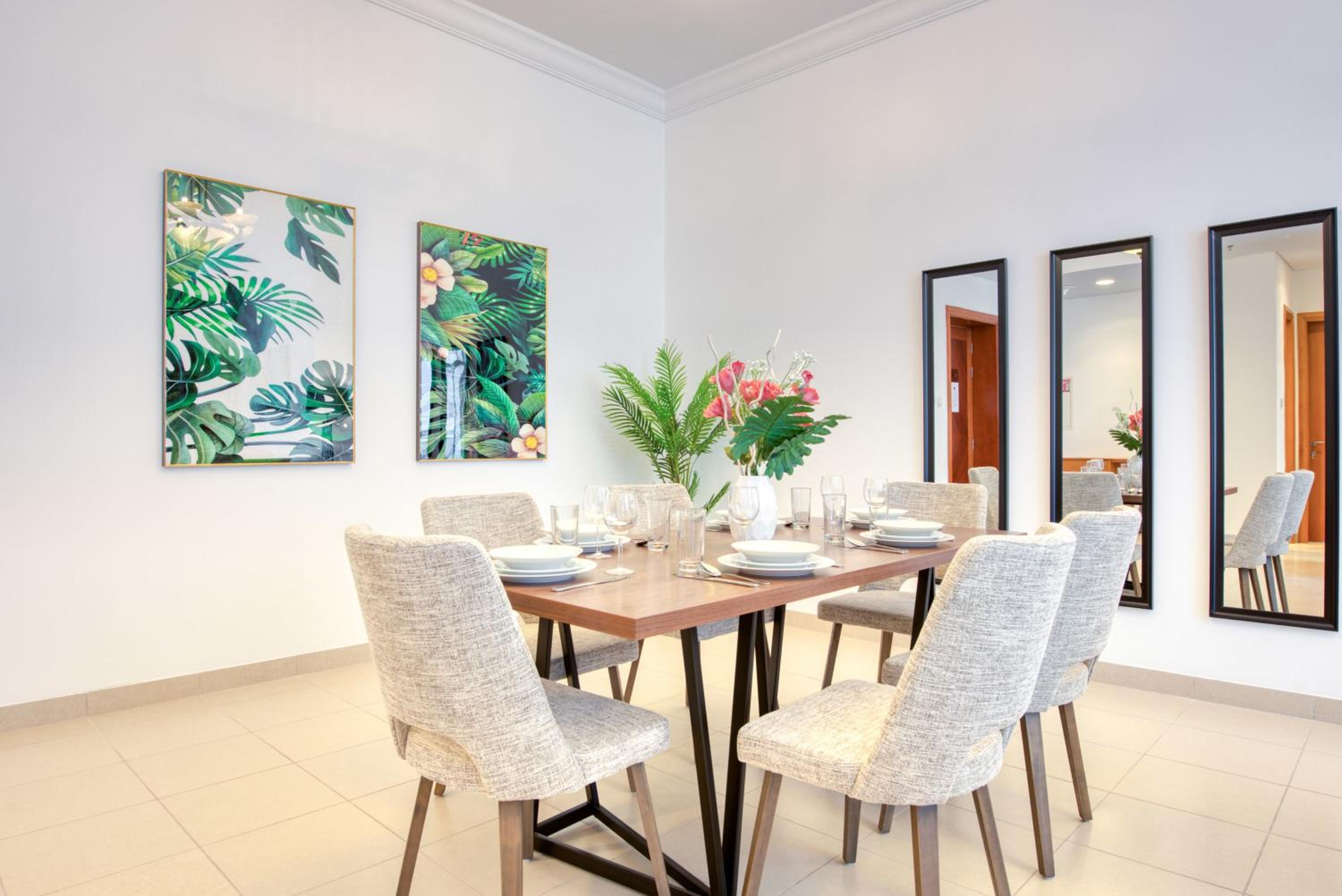 Exquisite Dubai's Urban Living in the City Centre